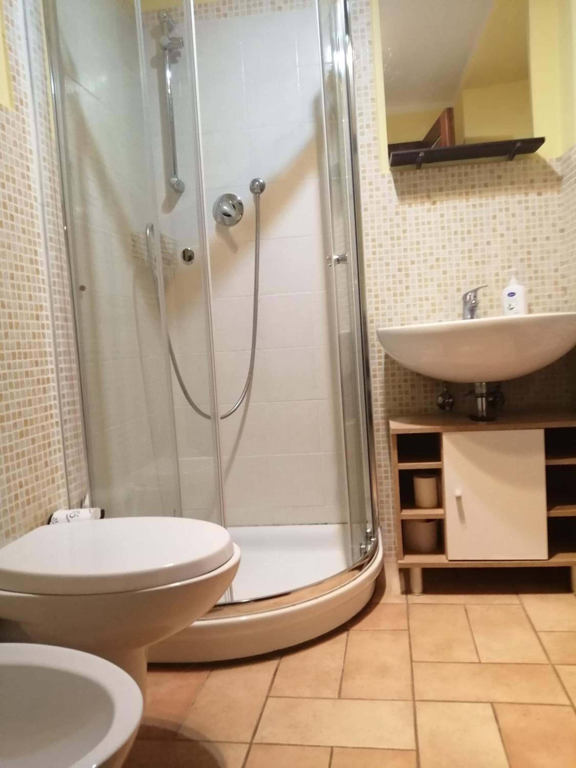 Double Room - Photo 16