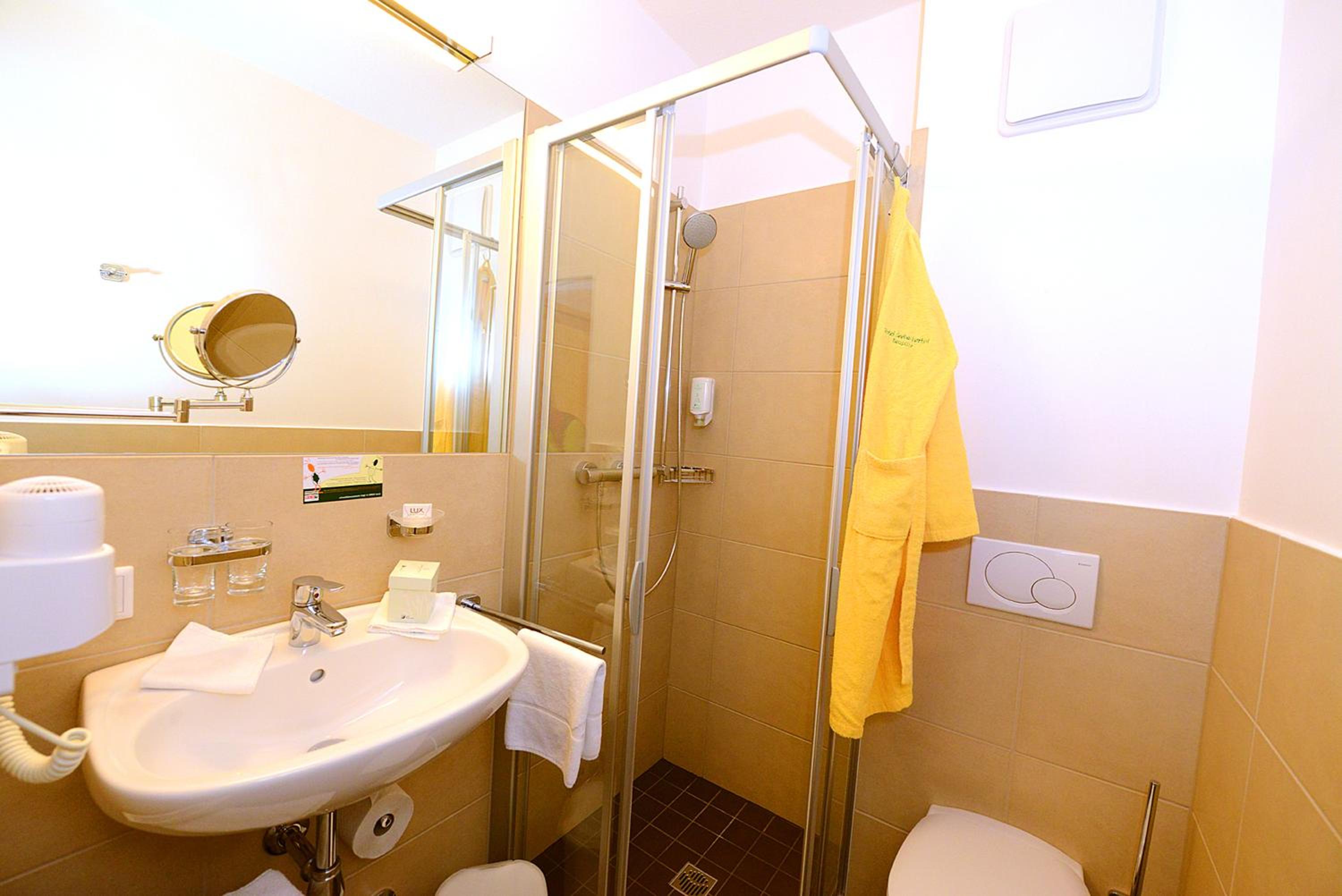 Standard Double Room - Photo 4