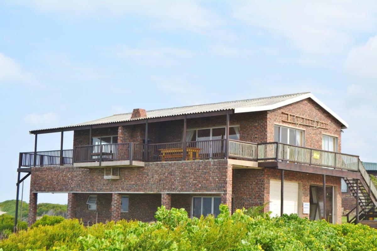 Four-Bedroom House - Photo 17