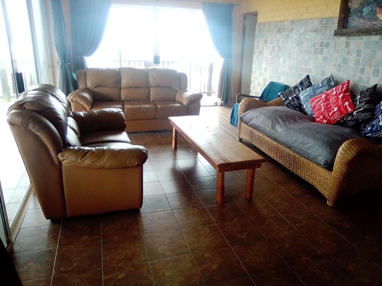 Four-Bedroom House - Photo 5