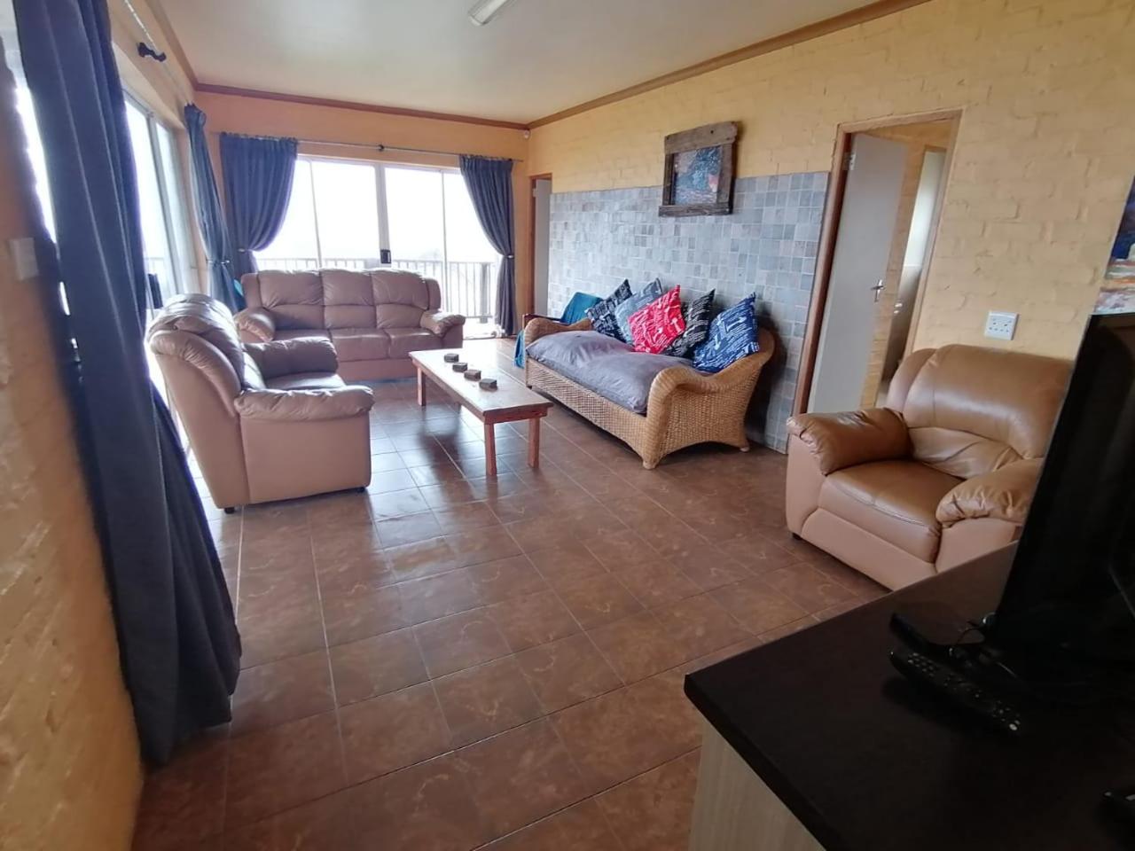 Four-Bedroom House - Photo 12