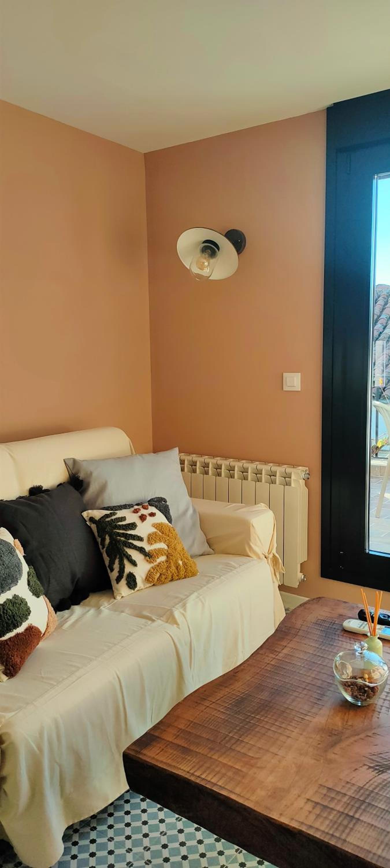 Two-Bedroom House - Photo 2