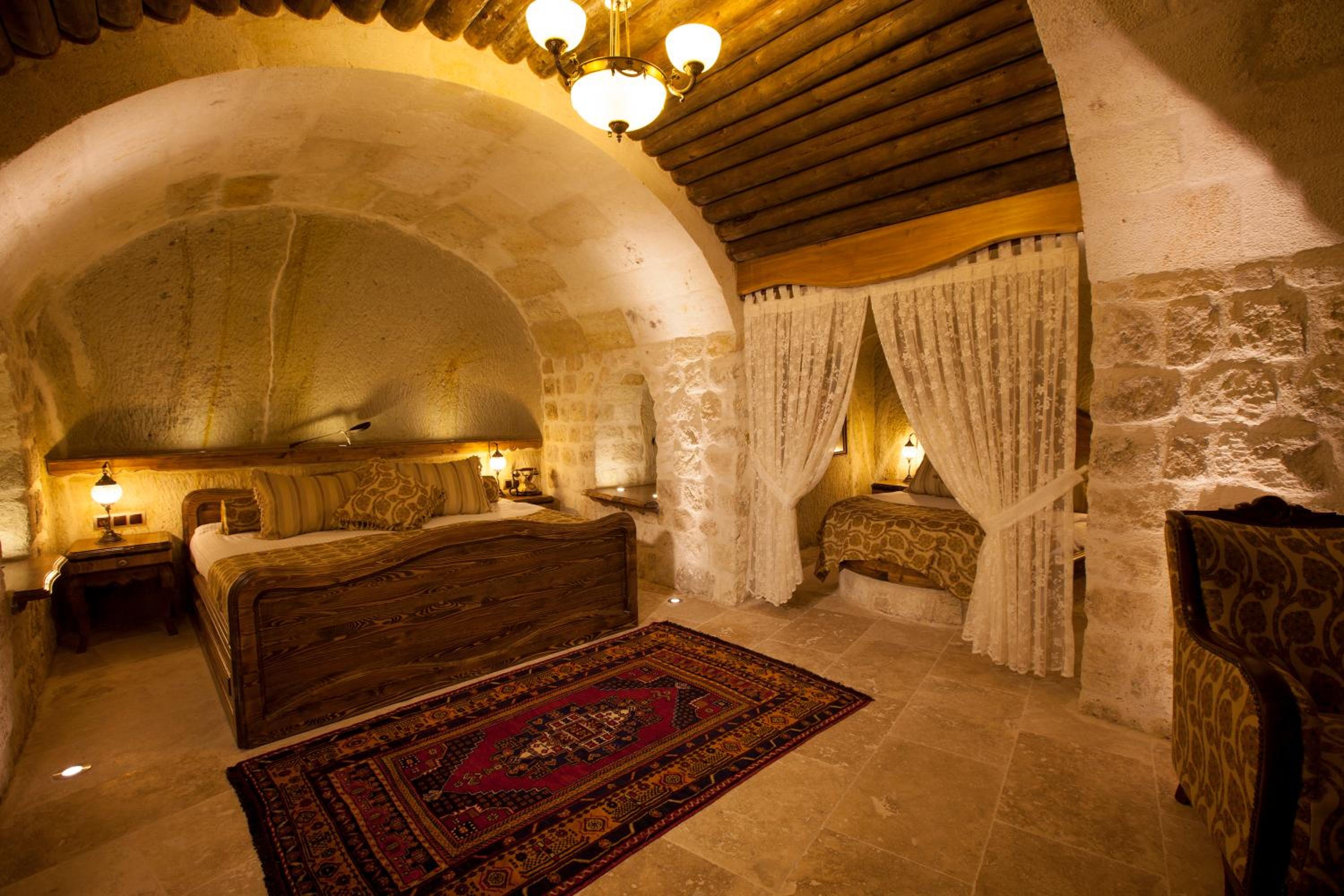 Majestic Cave Suite - Photo 25