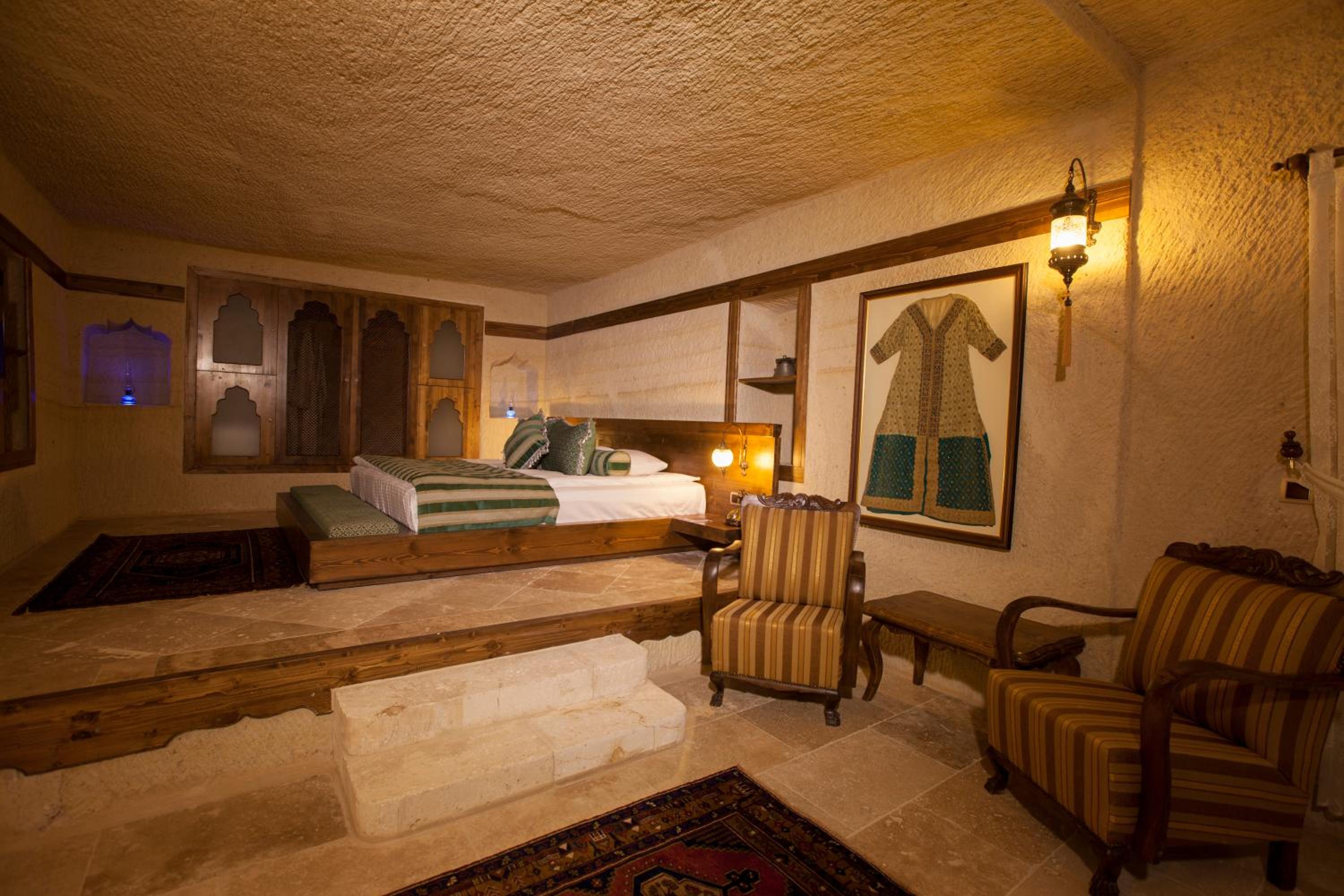 Majestic Cave Suite - Photo 26