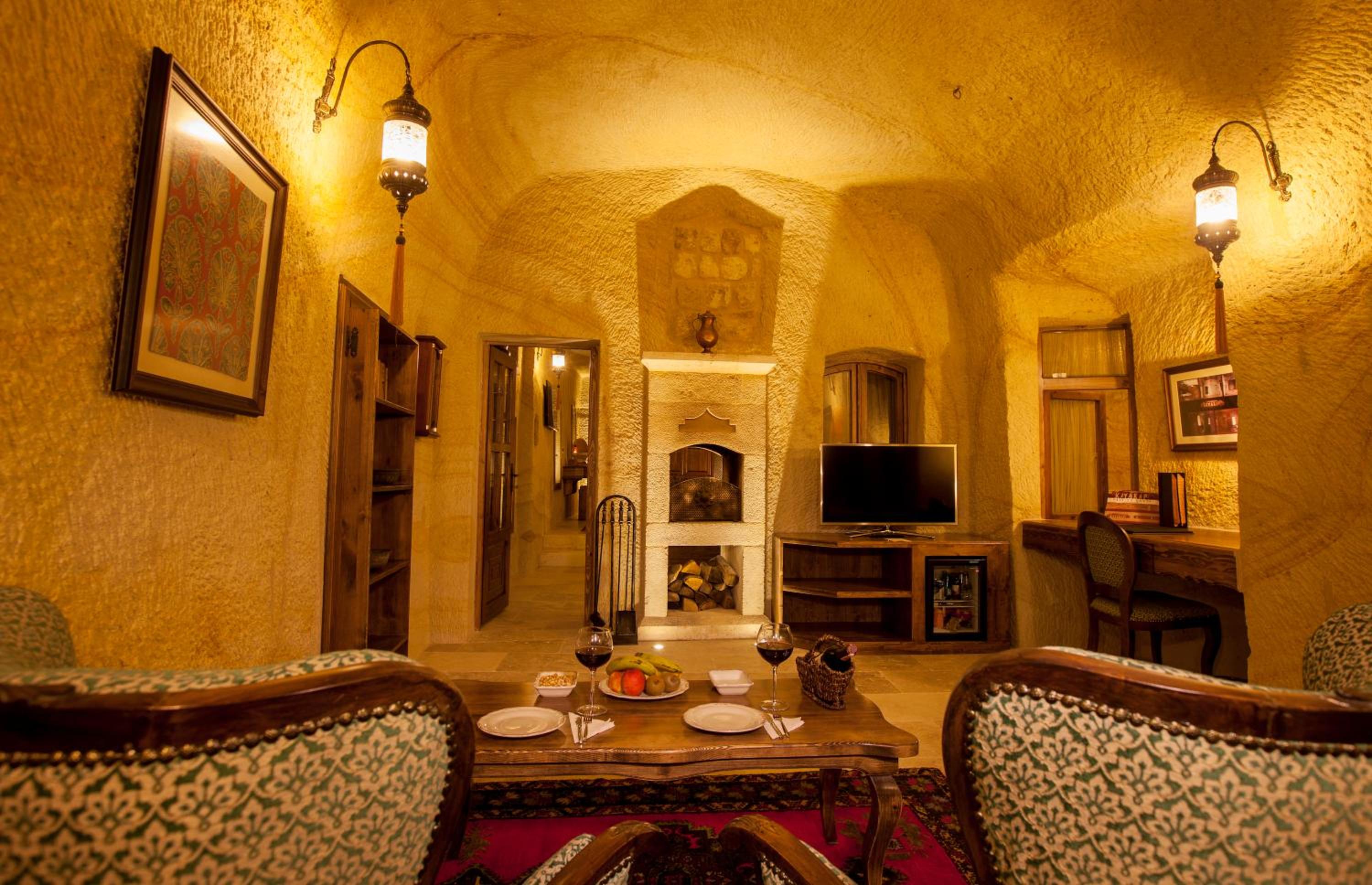 Majestic Cave Suite - Photo 24