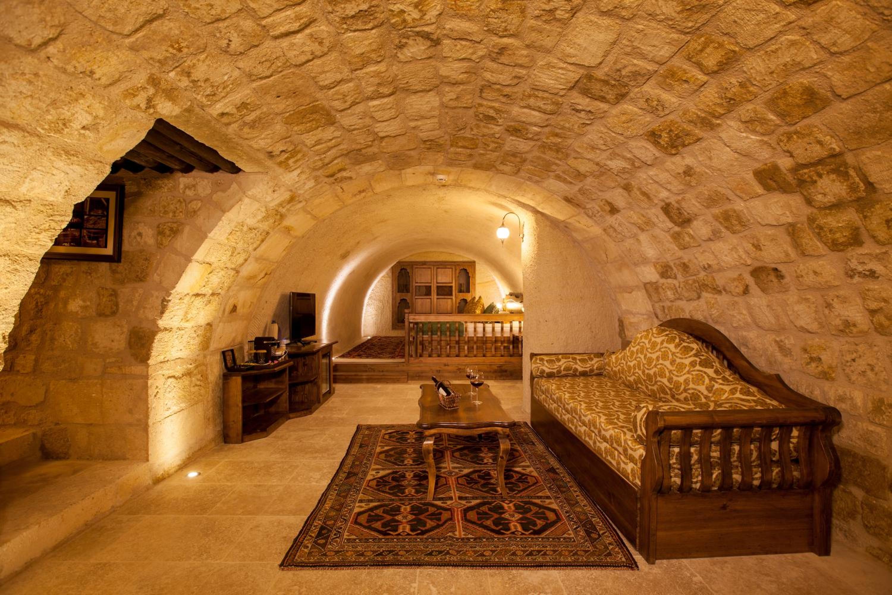 Majestic Cave Suite - Photo 3