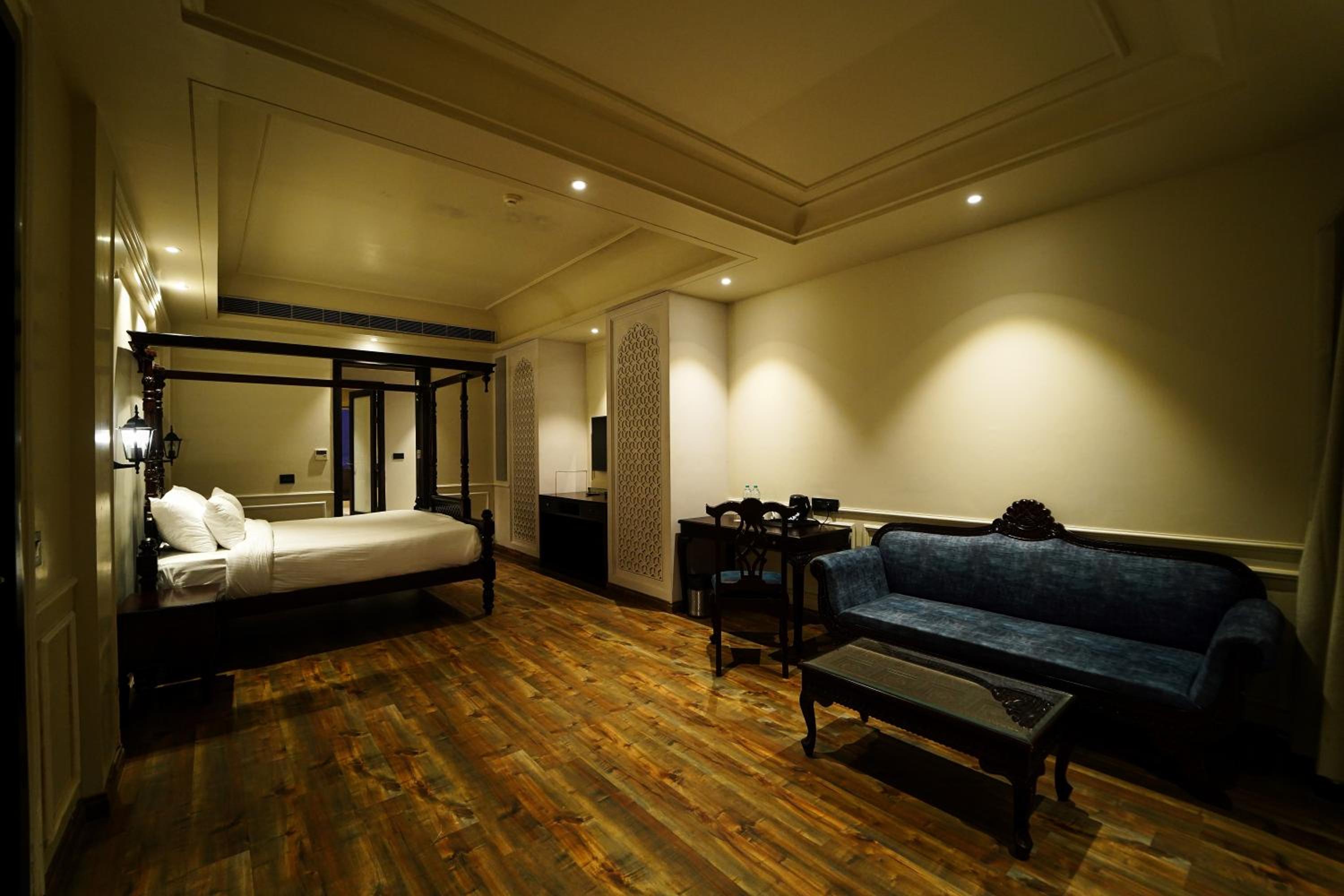 Suite with Spa Bath