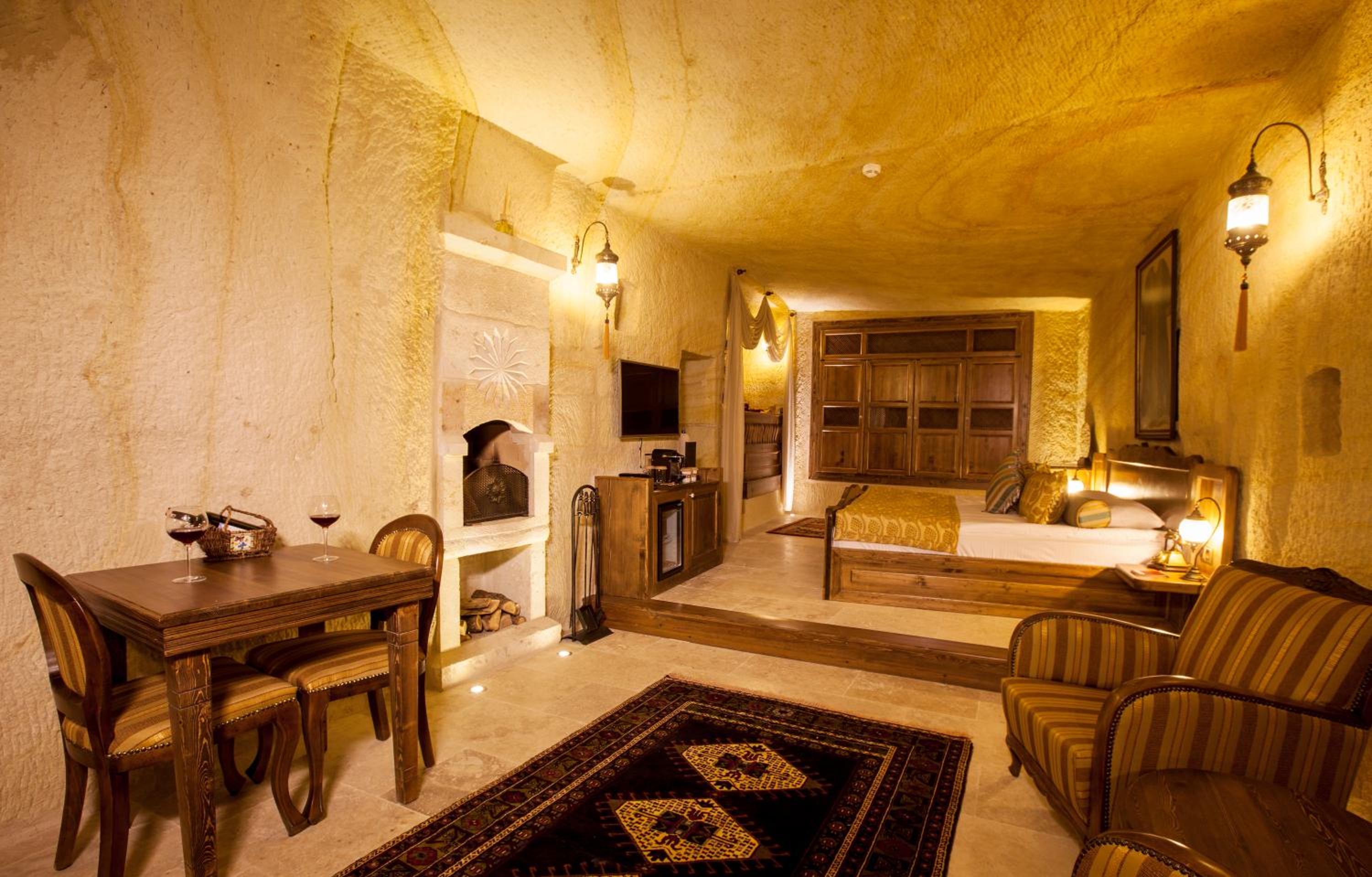 Majestic Cave Suite - Photo 27