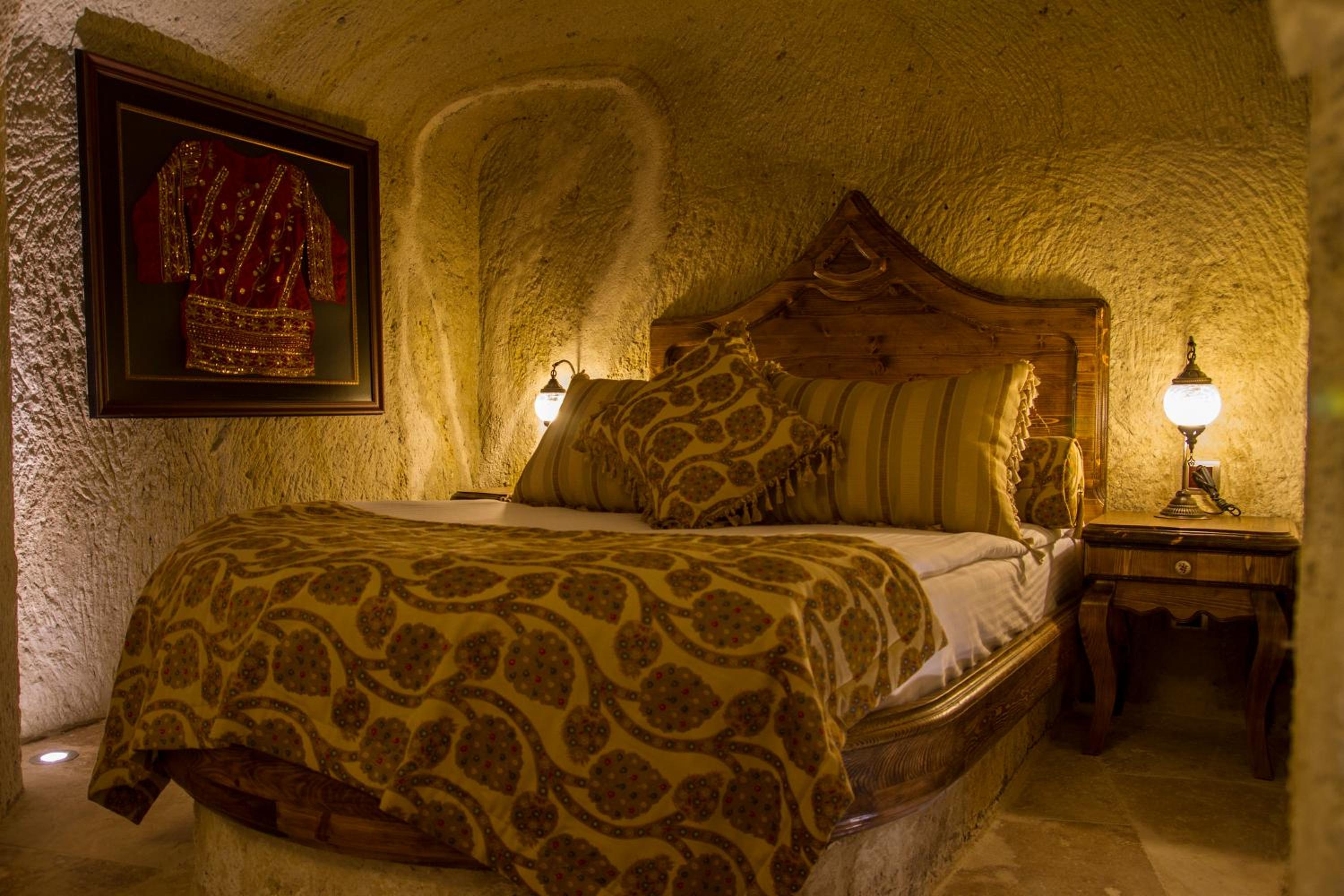 Majestic Cave Suite - Photo 17