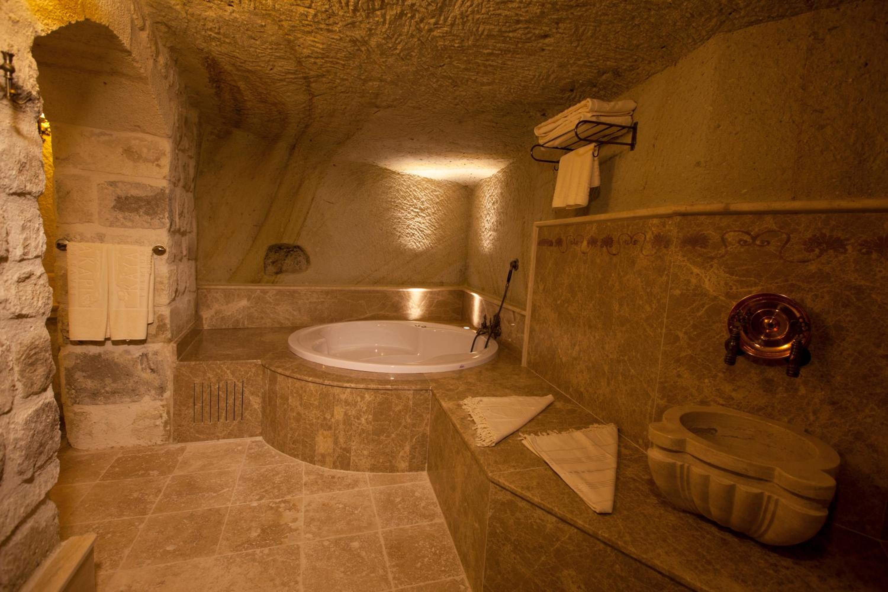 Majestic Cave Suite - Photo 8