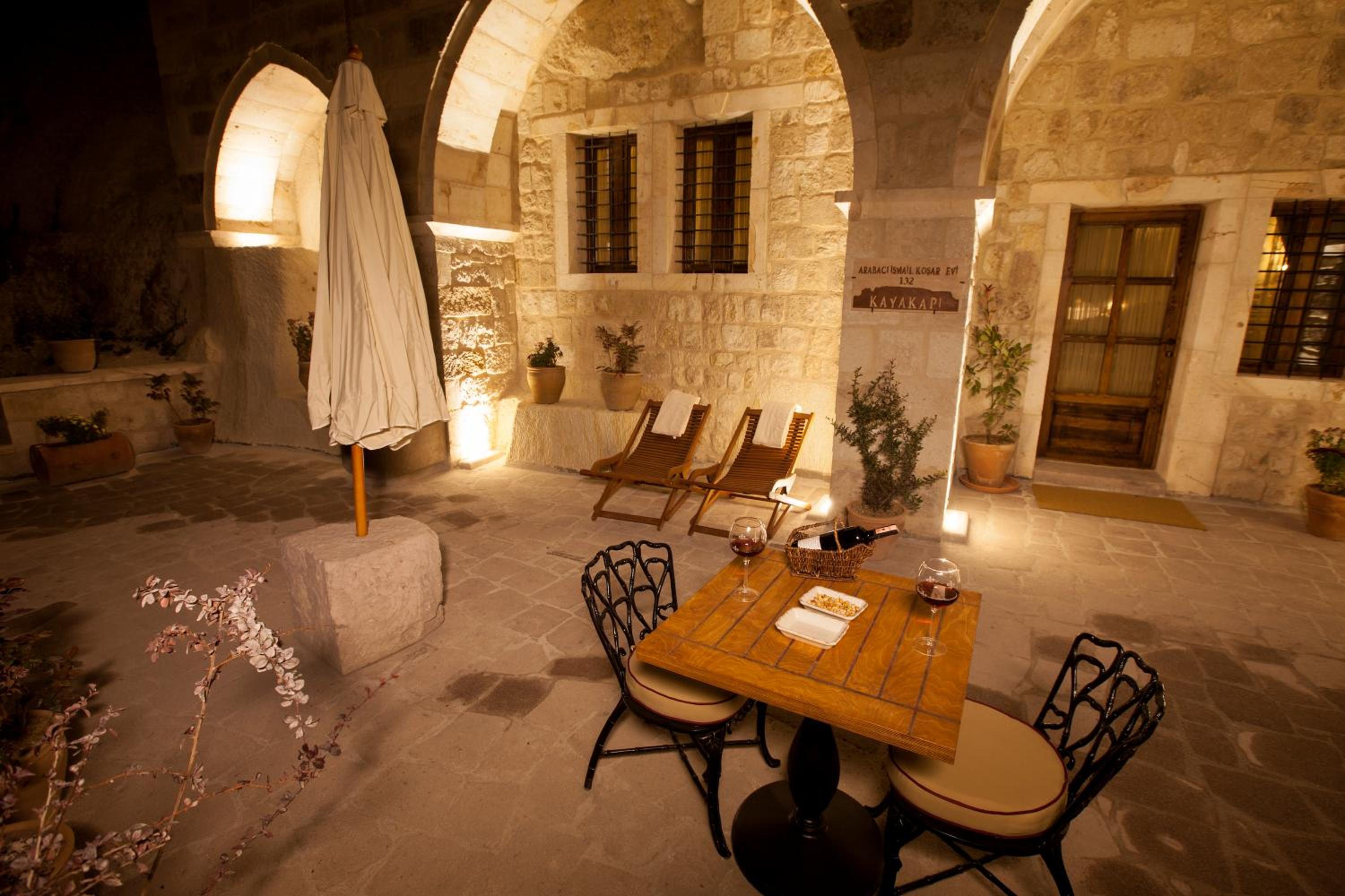 Majestic Cave Suite - Photo 5