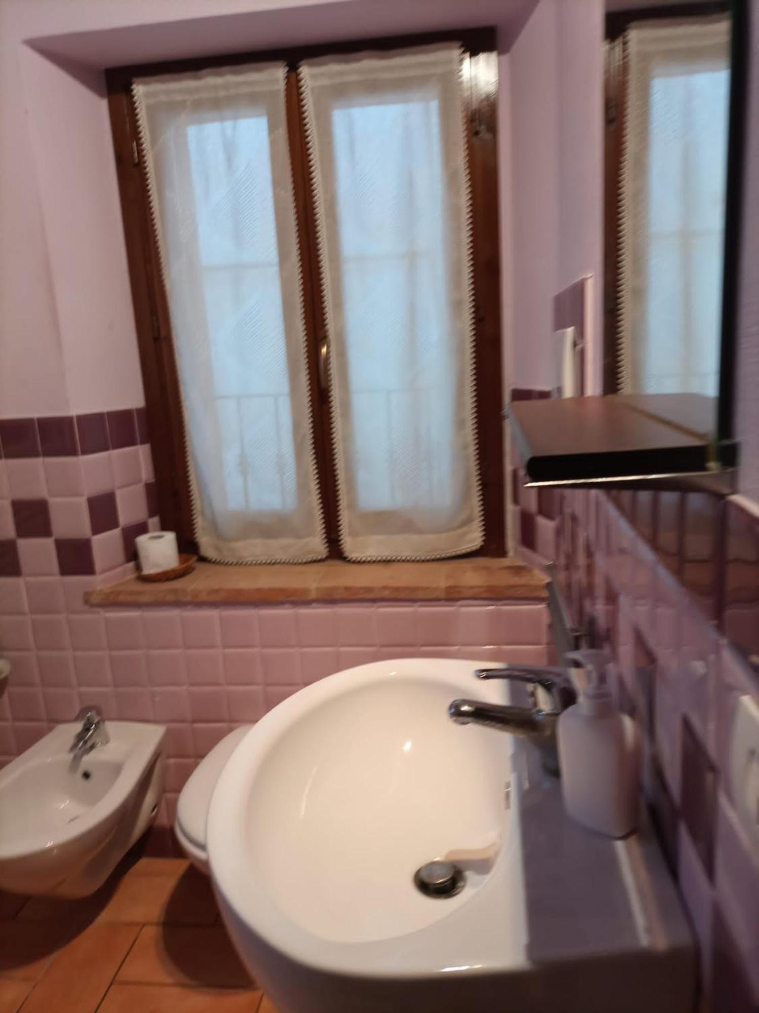Double Room - Photo 9