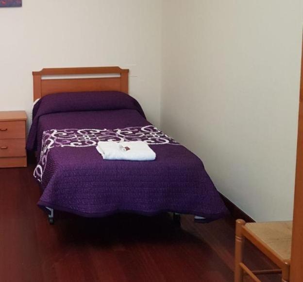 Twin Room with Private Bathroom - Photo 3