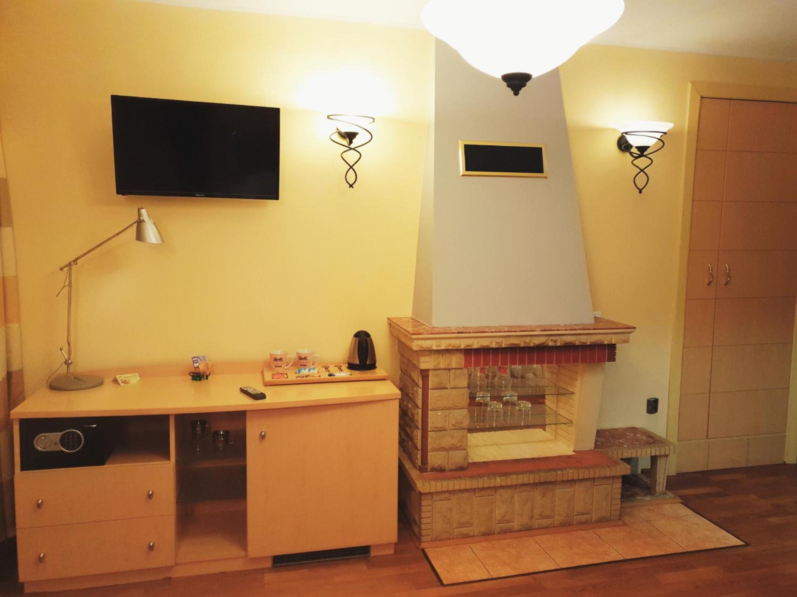 Deluxe King Room - Photo 5