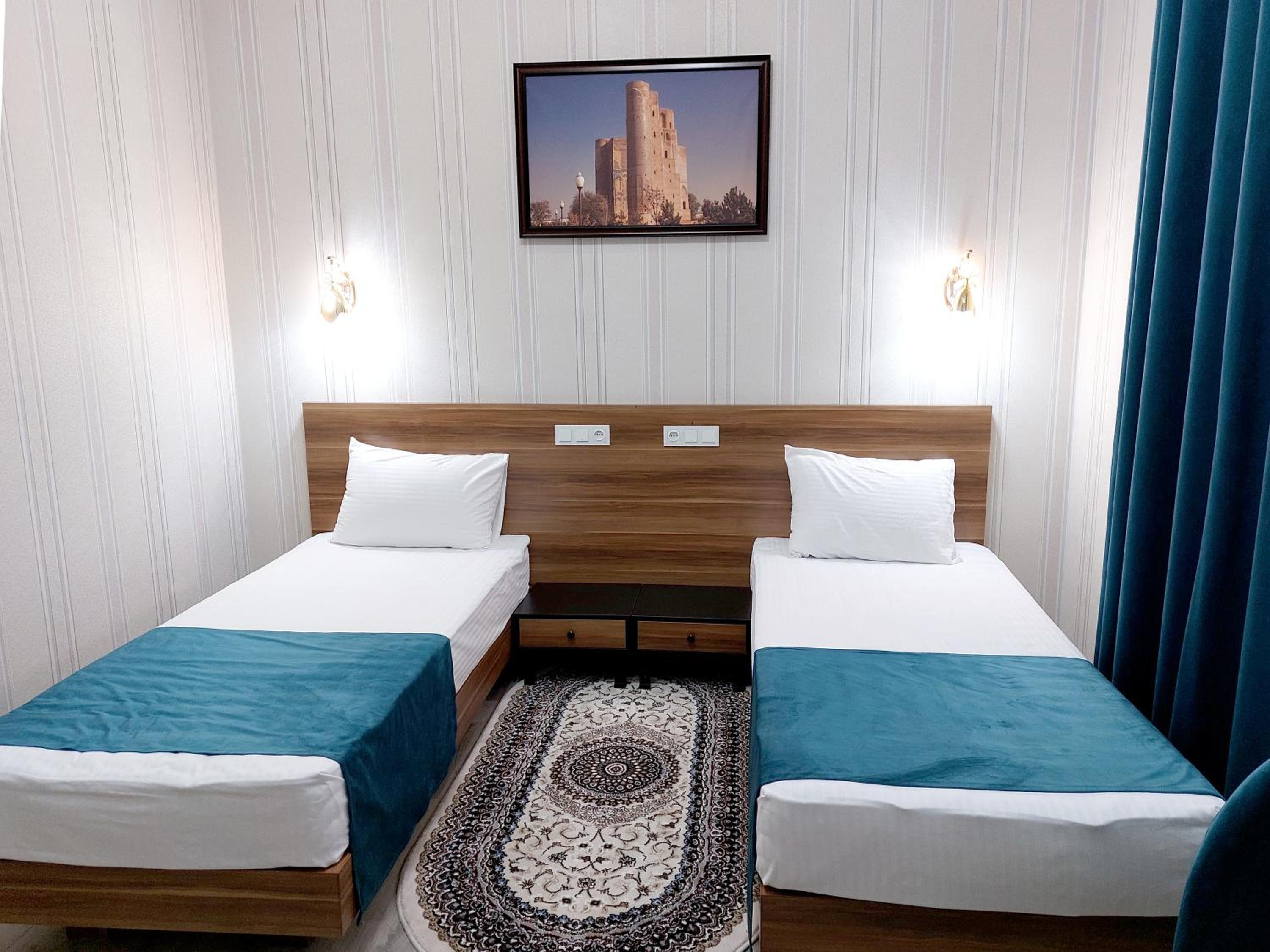 Double or Twin Room with Private Bathroom - Photo 10