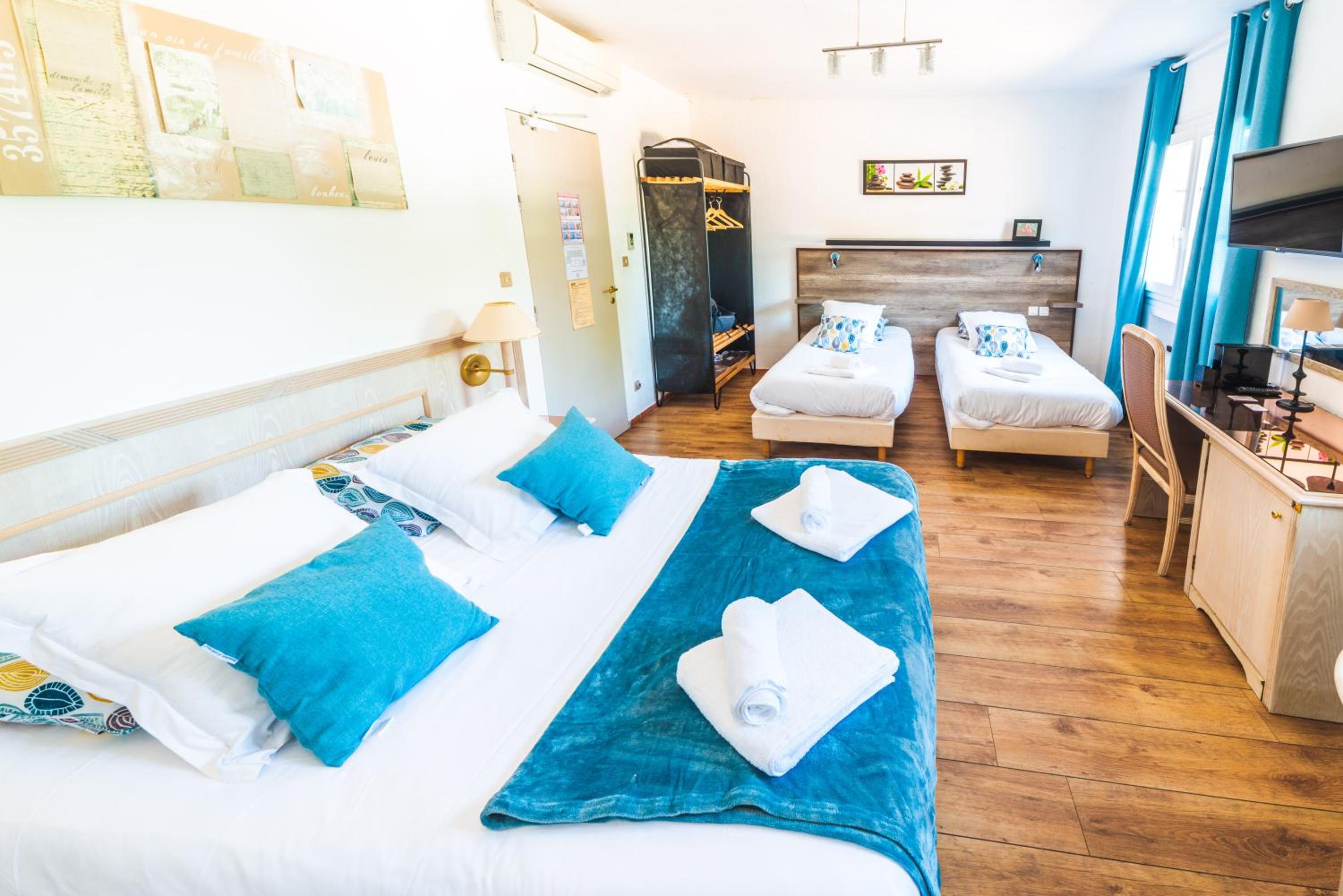Quadruple Room with Garden View photo 2
