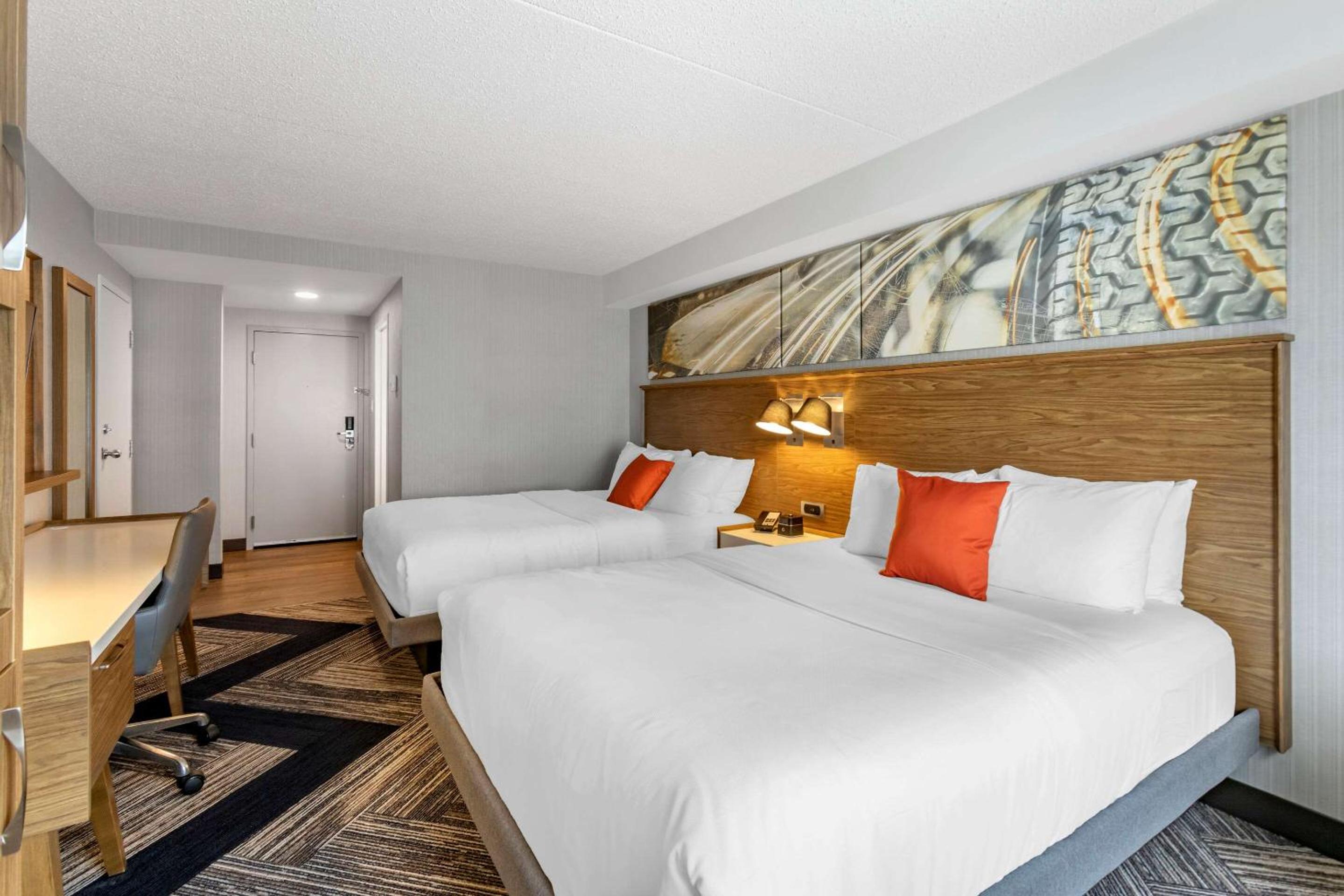 Quadruple Room - Non-Smoking - Photo 1