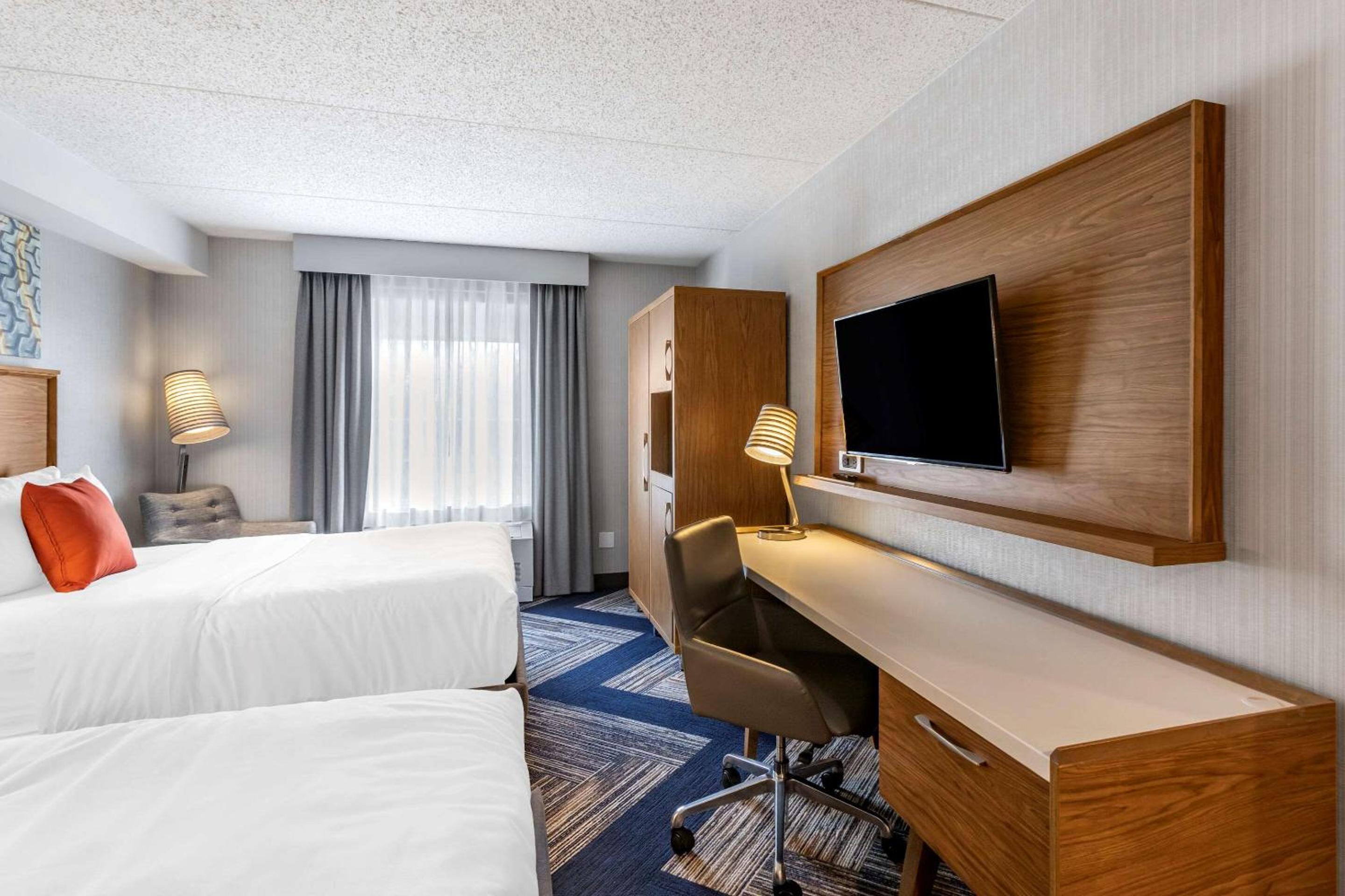 Quadruple Room - Non-Smoking - Photo 3