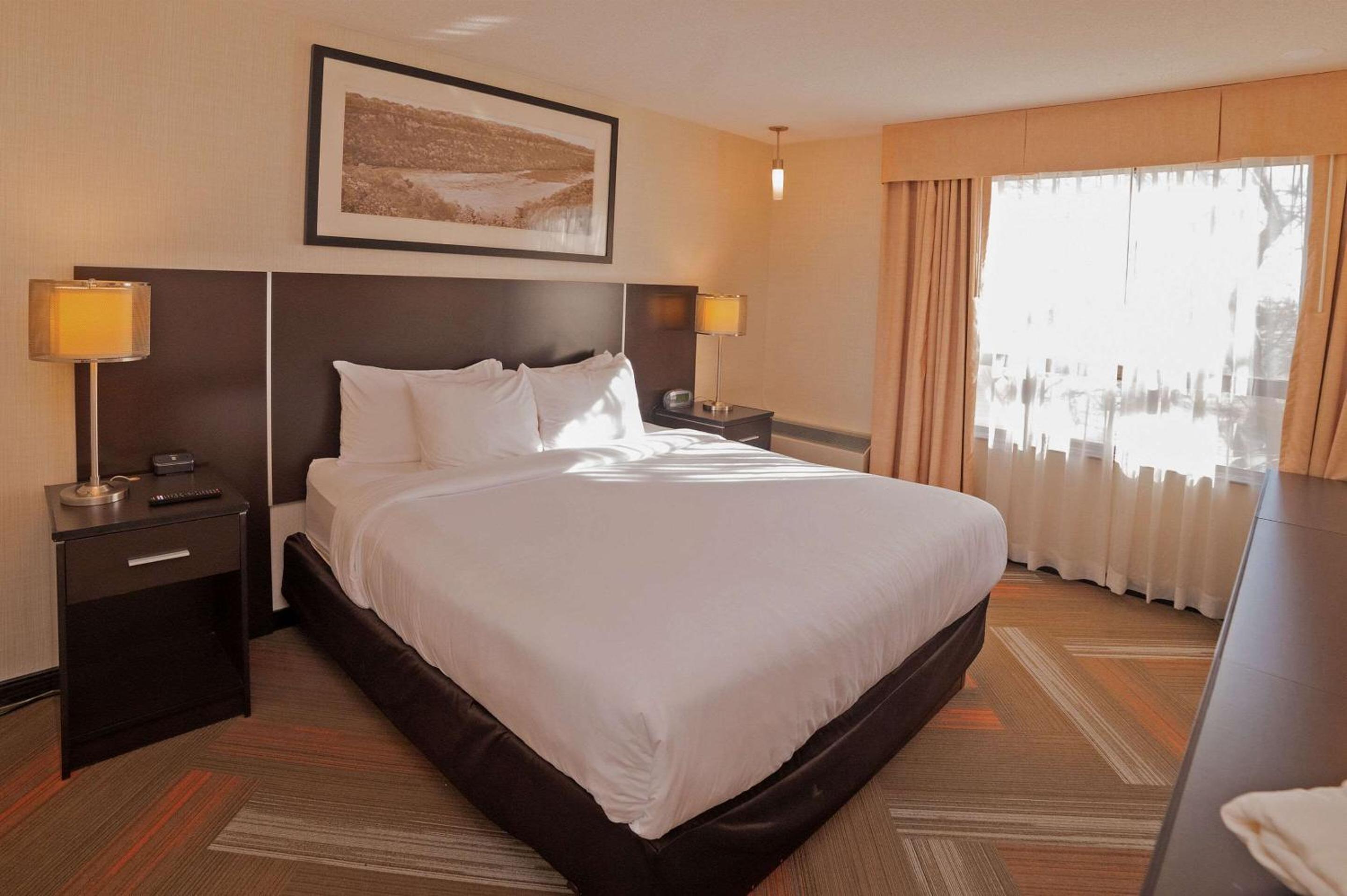 Business King Room - Non-Smoking - Photo 5