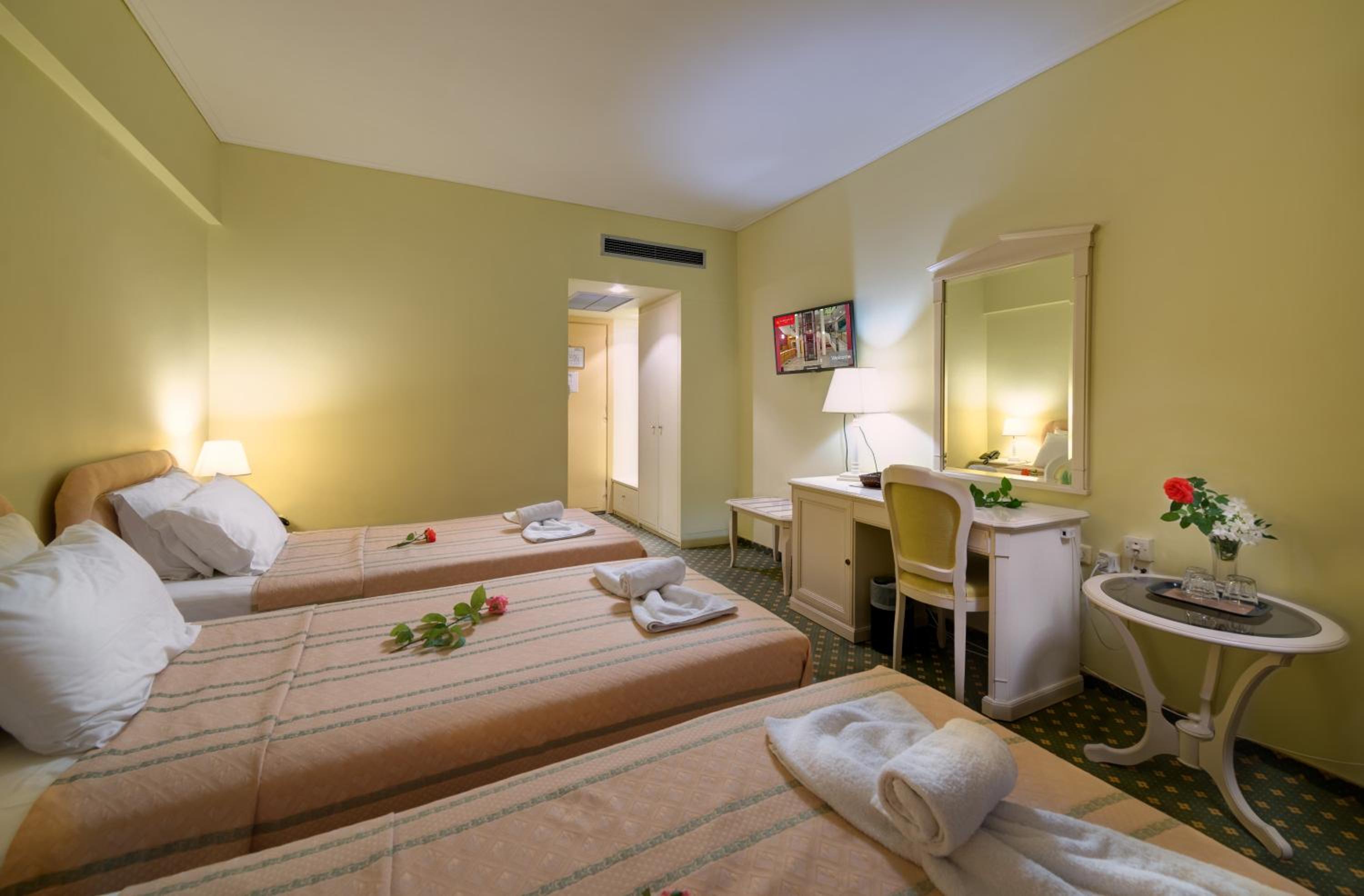 Triple Room - Photo 2