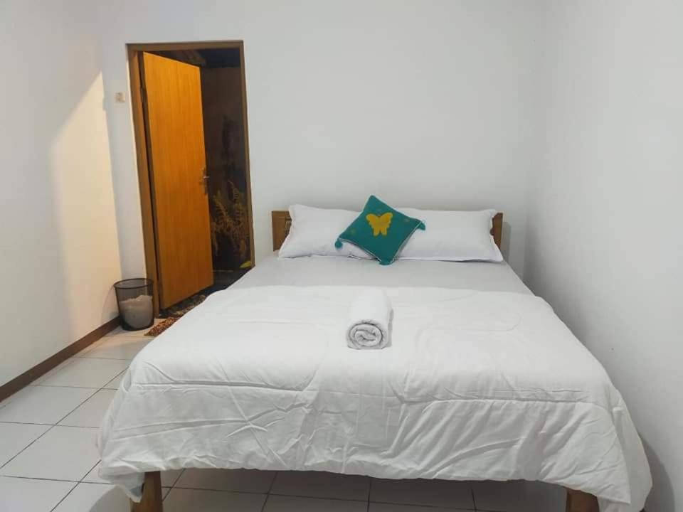Double Room with Private Bathroom - Photo 3