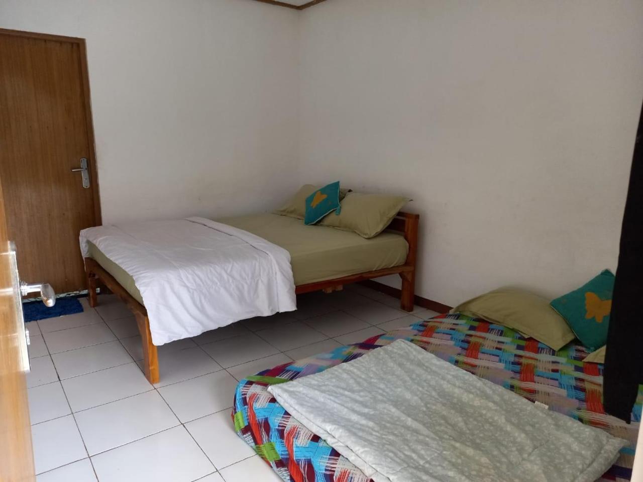 Double Room with Private Bathroom - Photo 2