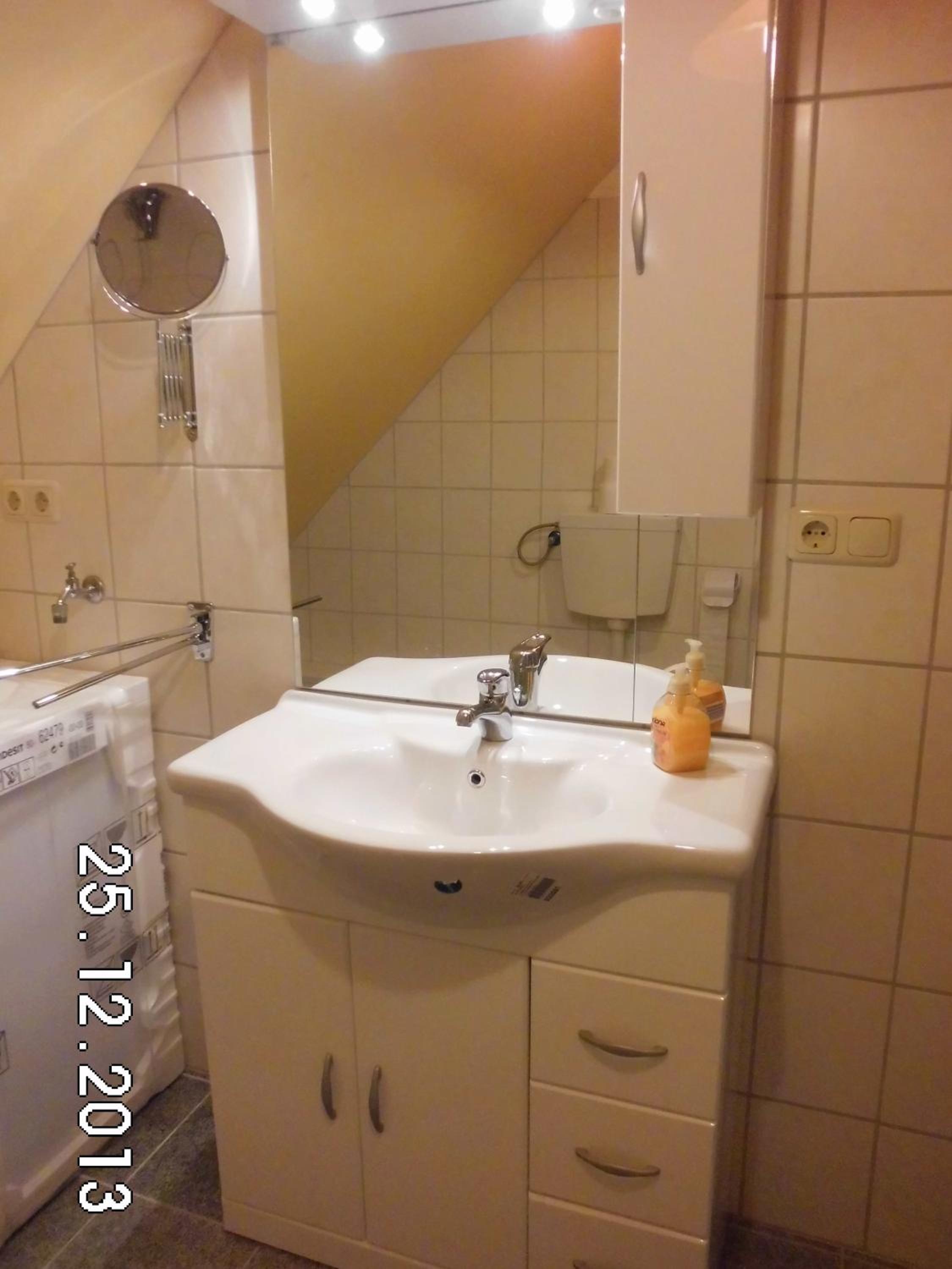 Apartment with Shower photo 3