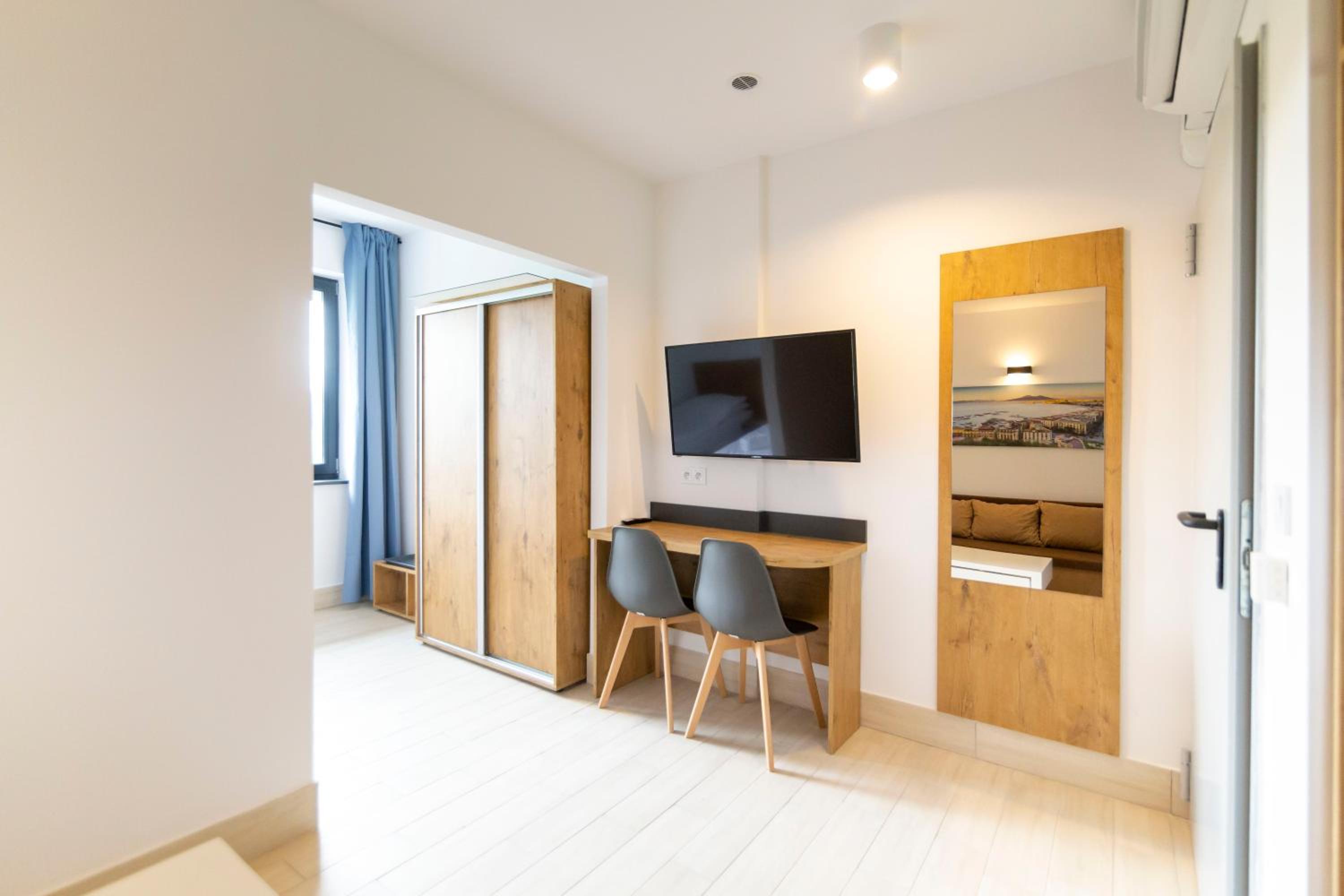 Studio Apartment photo 3