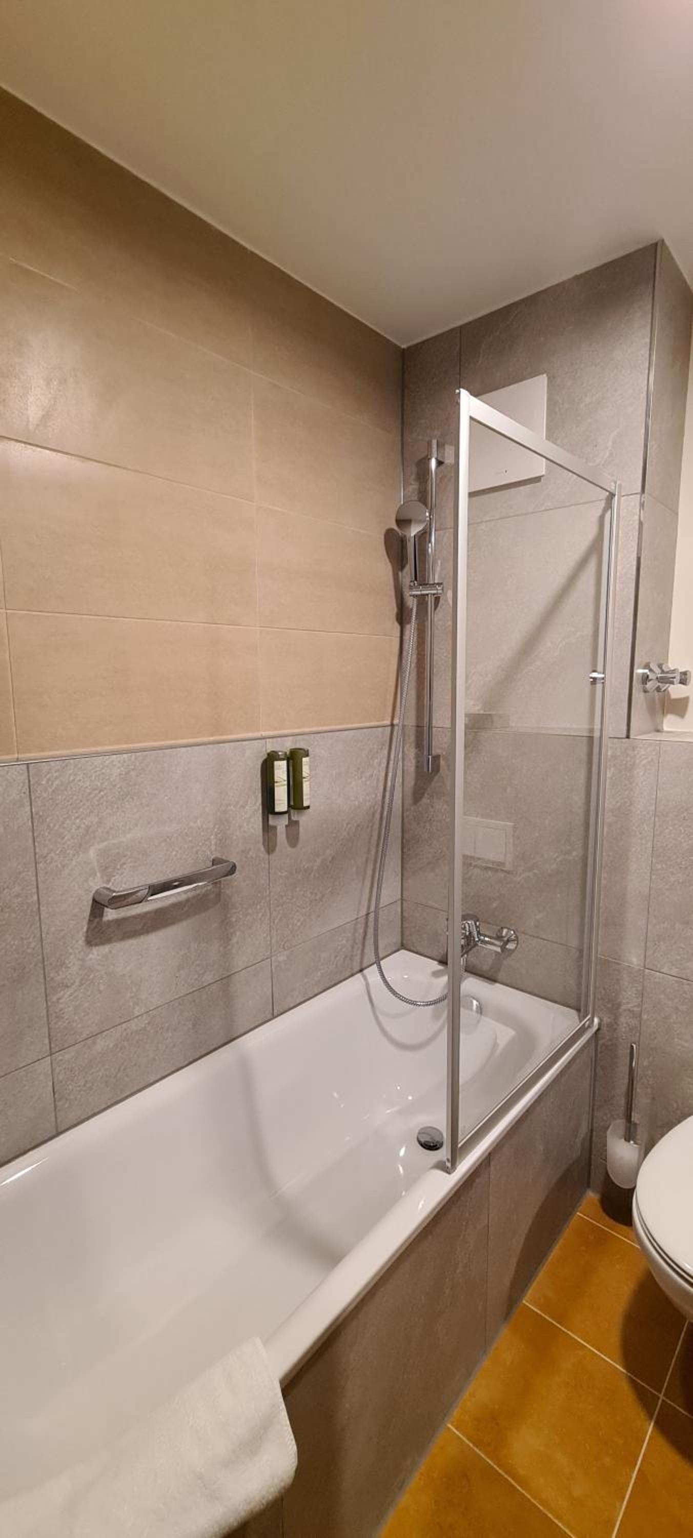 Economy Double Room - Photo 6