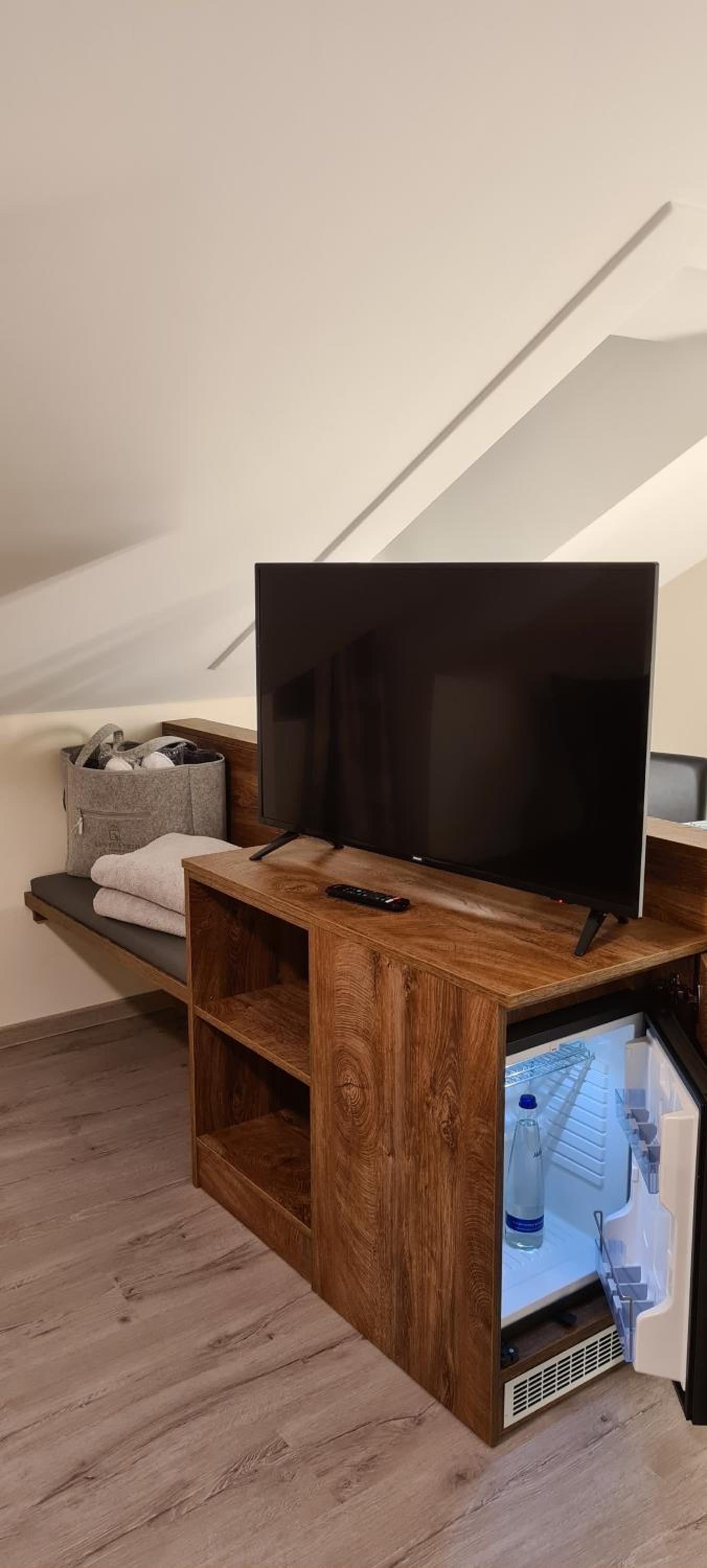 Economy Double Room - Photo 7