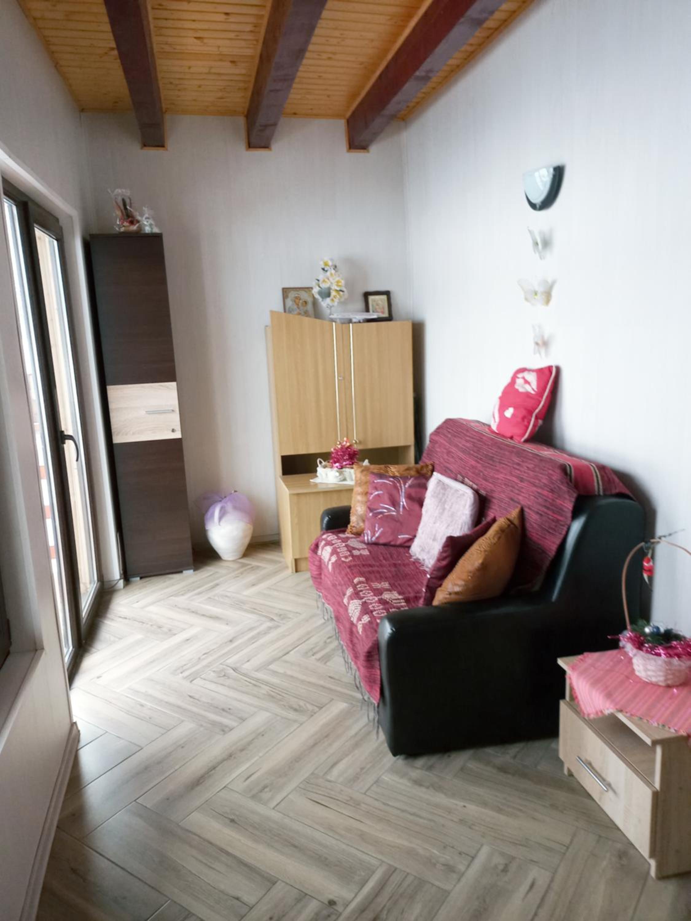 Villa - Photo 1