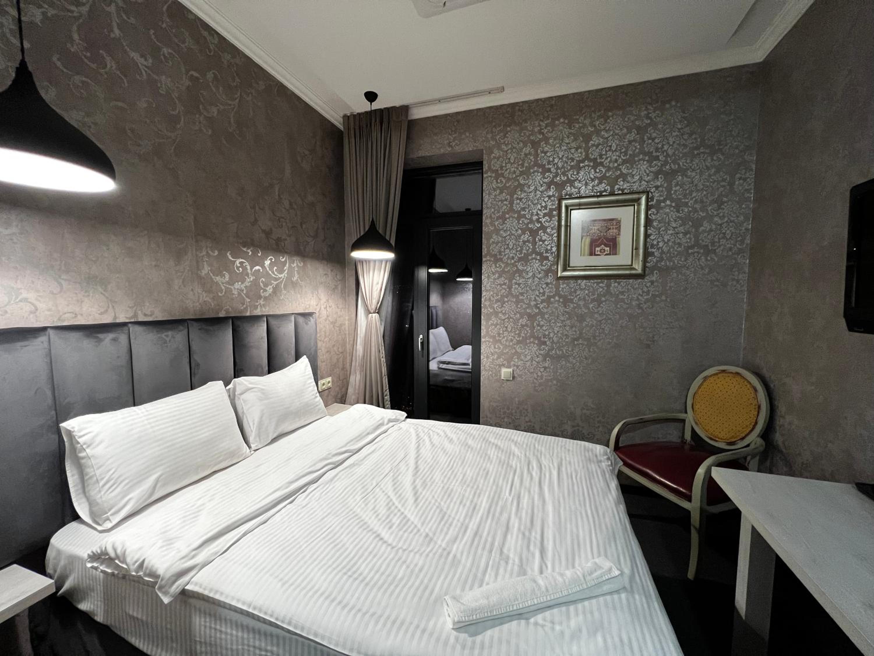 Queen Room with Balcony