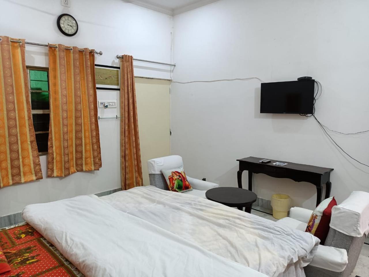 Double Room With Private Bathroom photo 2