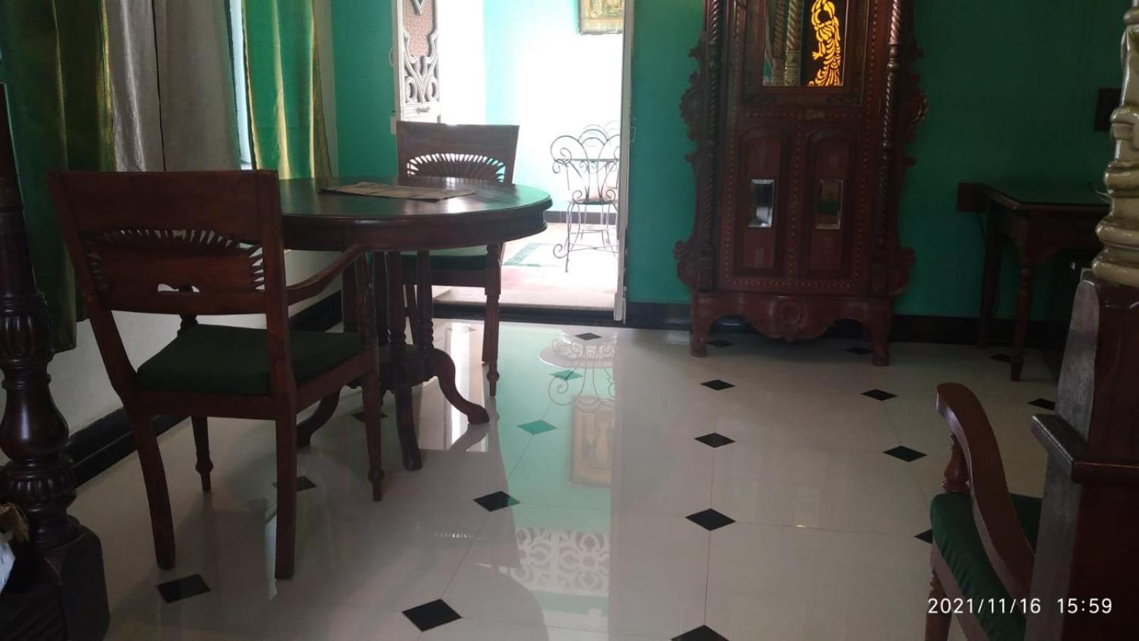 Mint Palace Luxury Suite photo 3