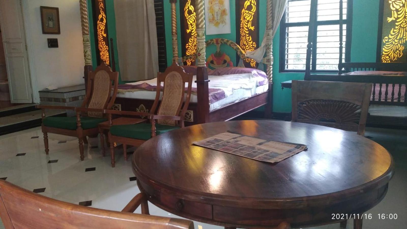Mint Palace Luxury Suite