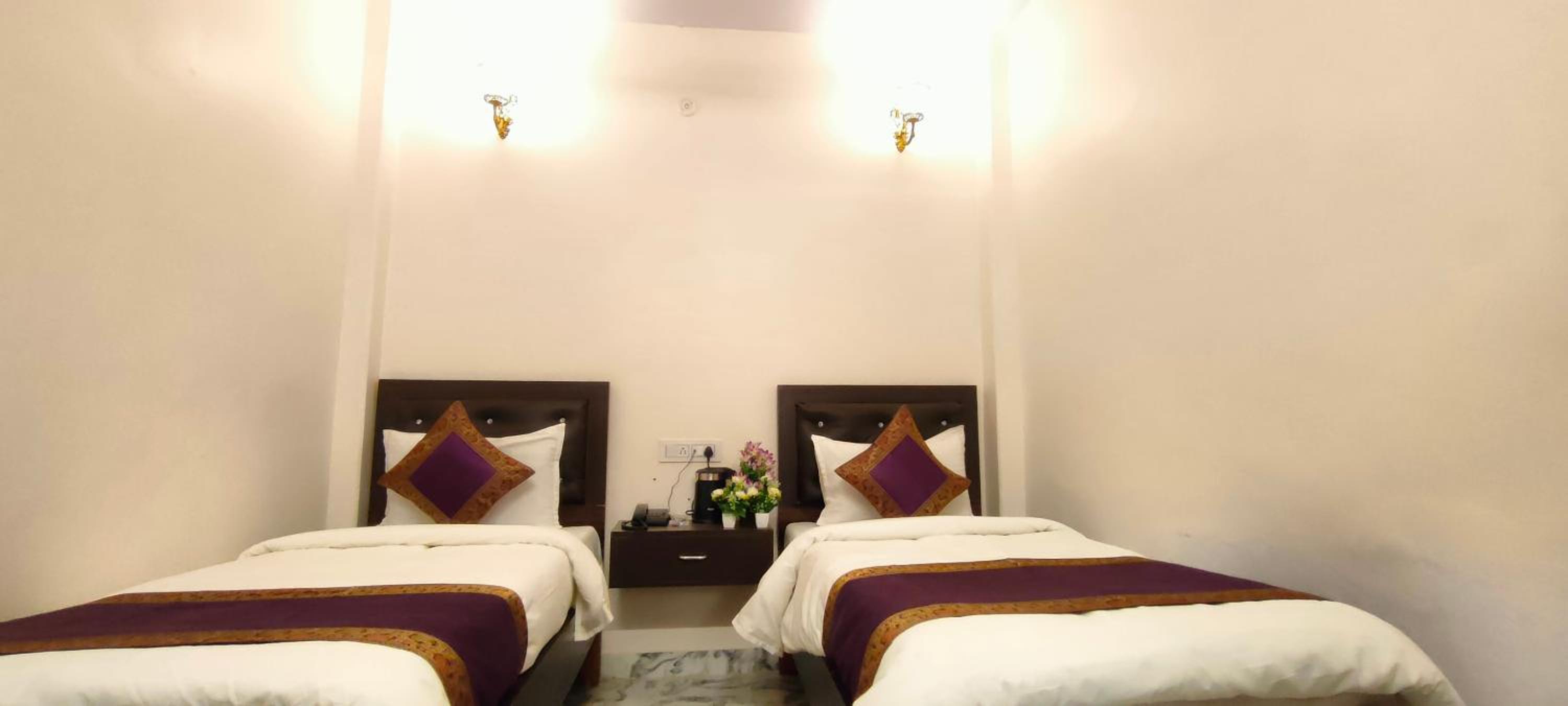 Deluxe Double Room - Photo 16