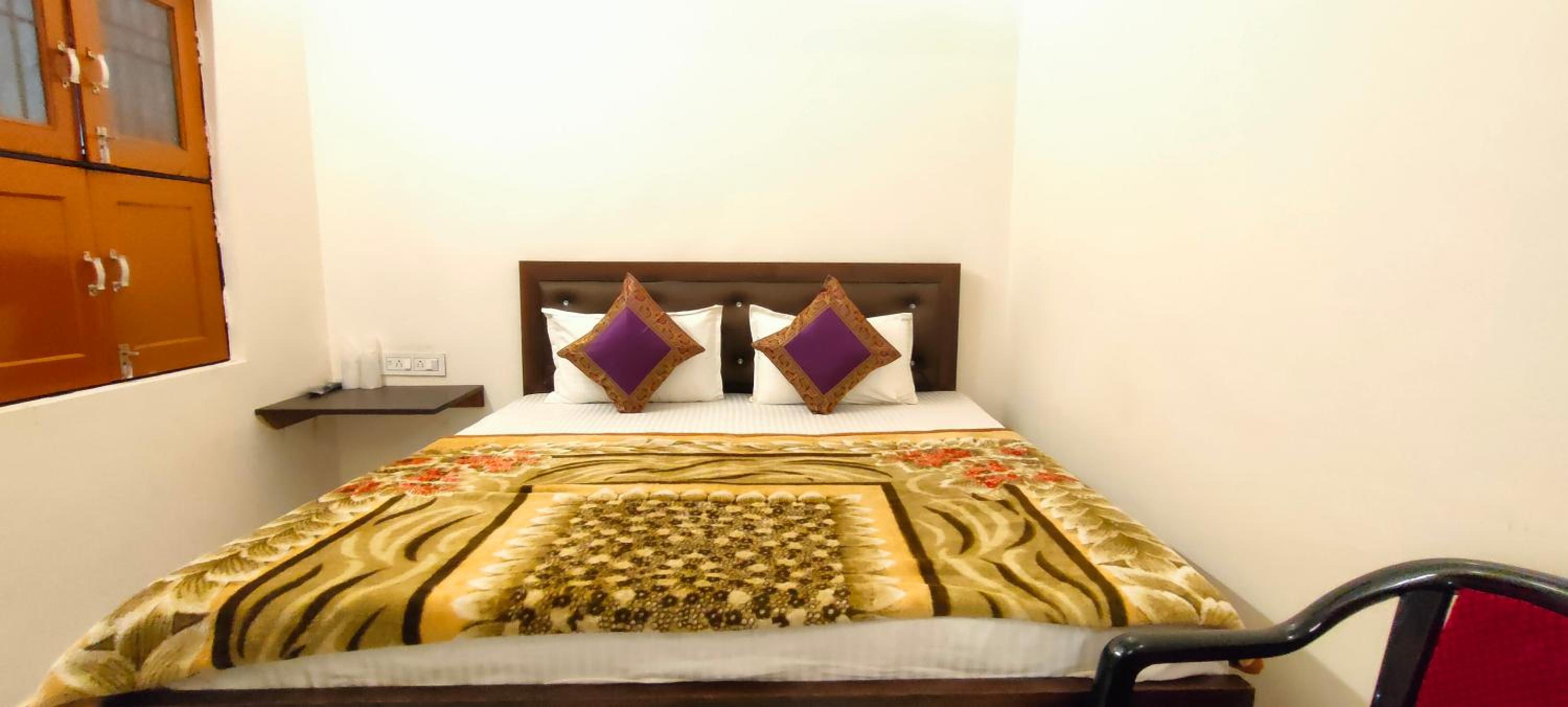 Deluxe Double Room - Photo 8