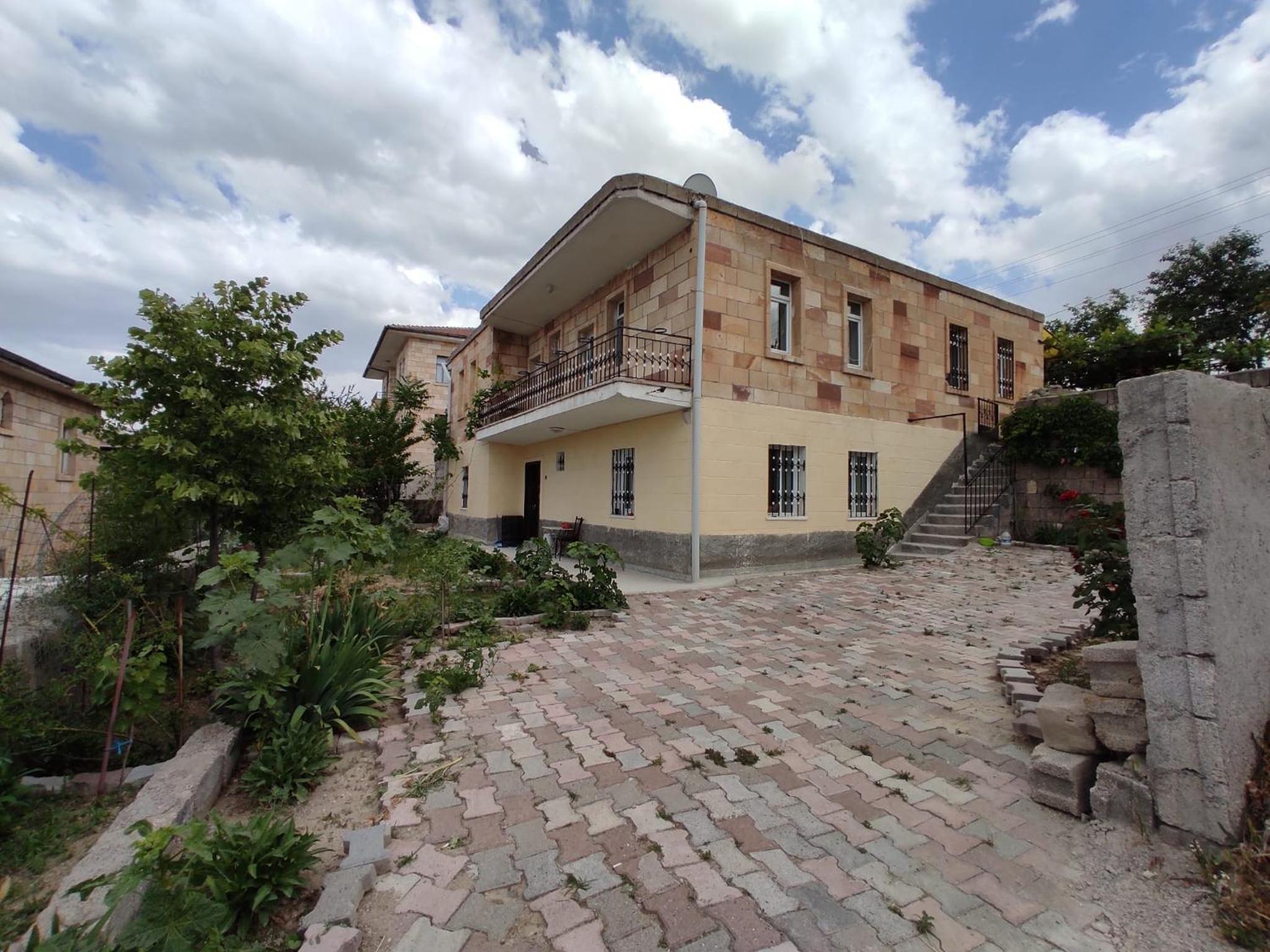 Apartment with Terrace - Photo 14