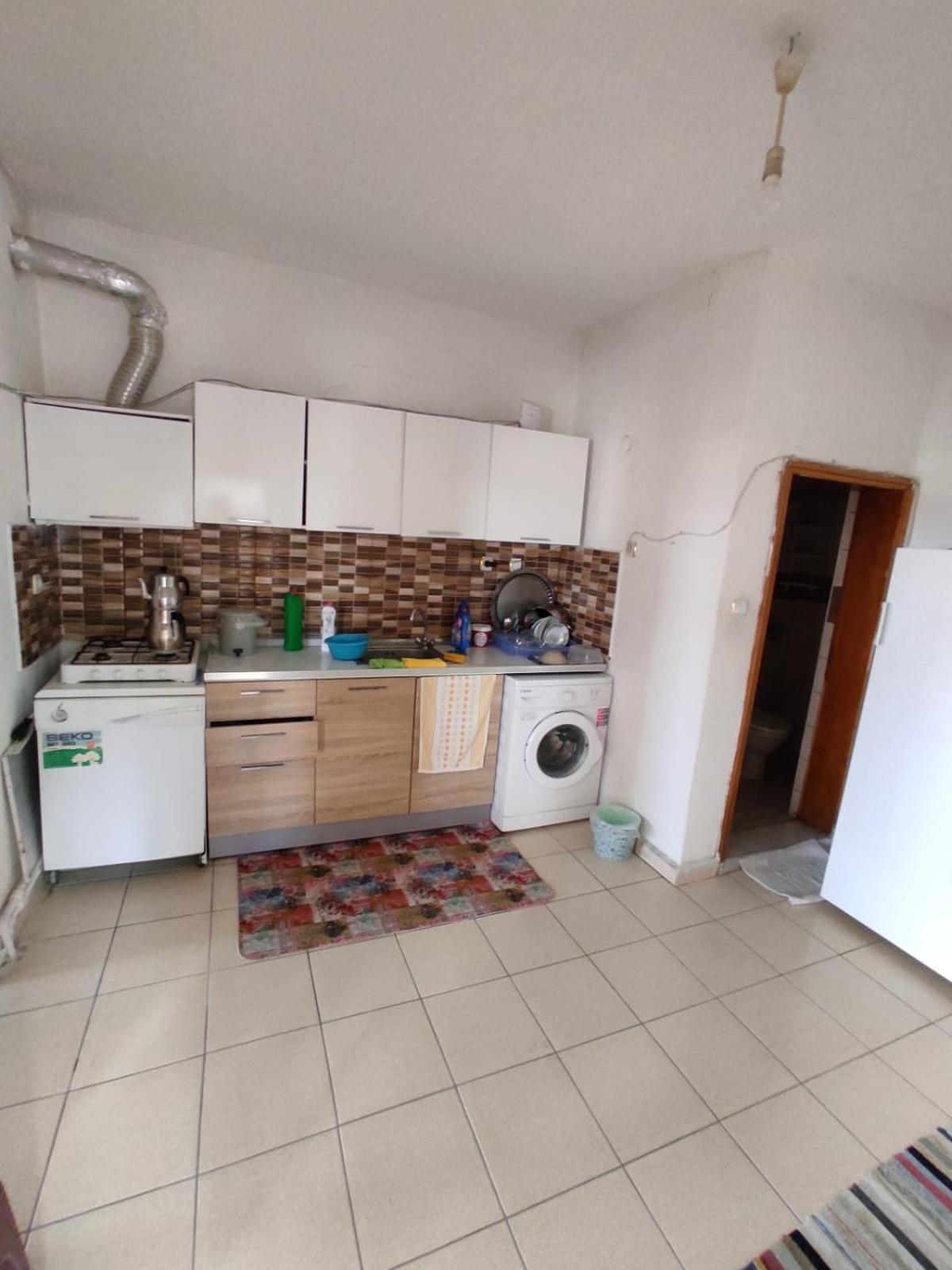 Apartment with Terrace - Photo 15