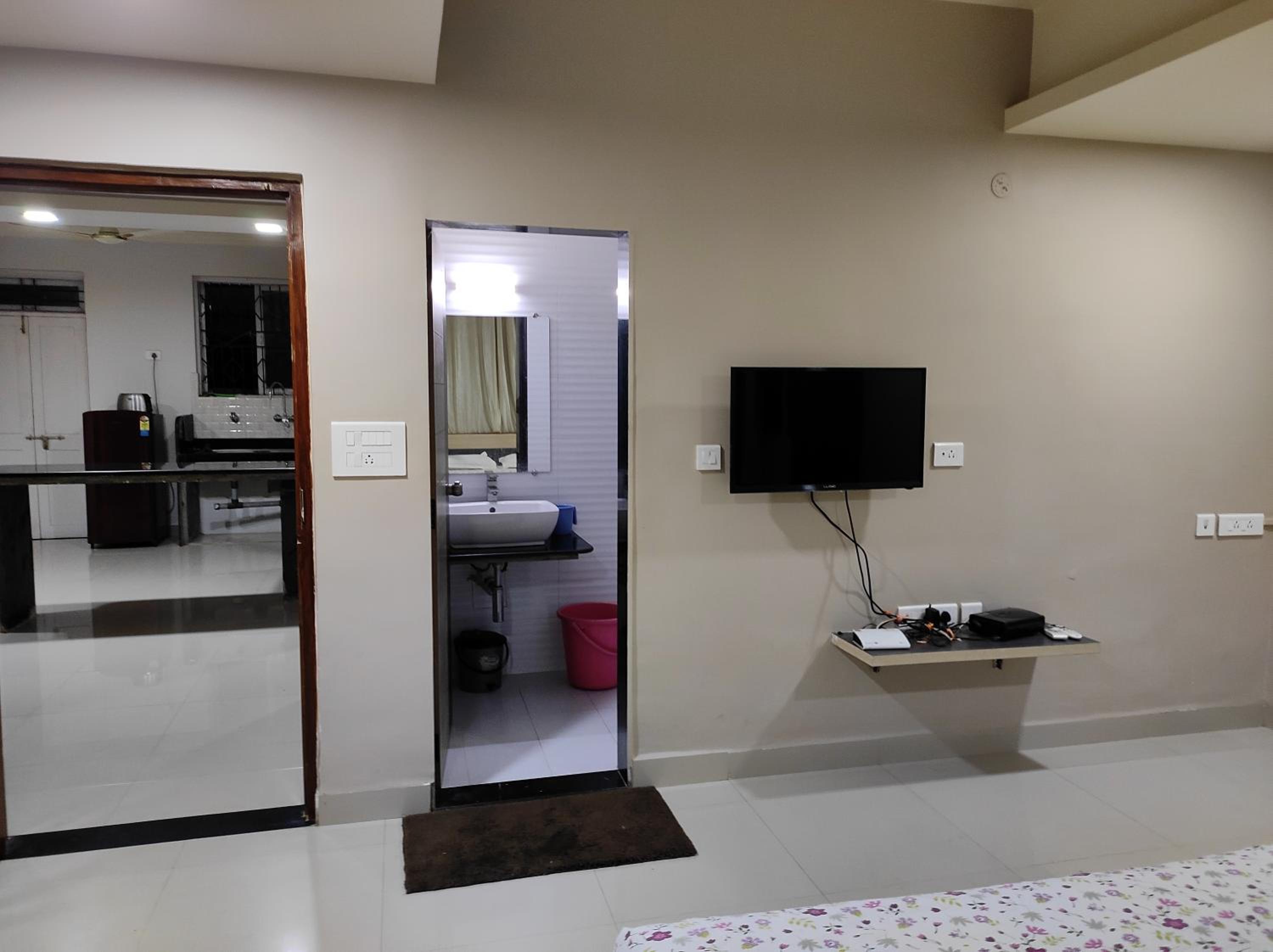 Deluxe Double Room - Photo 18
