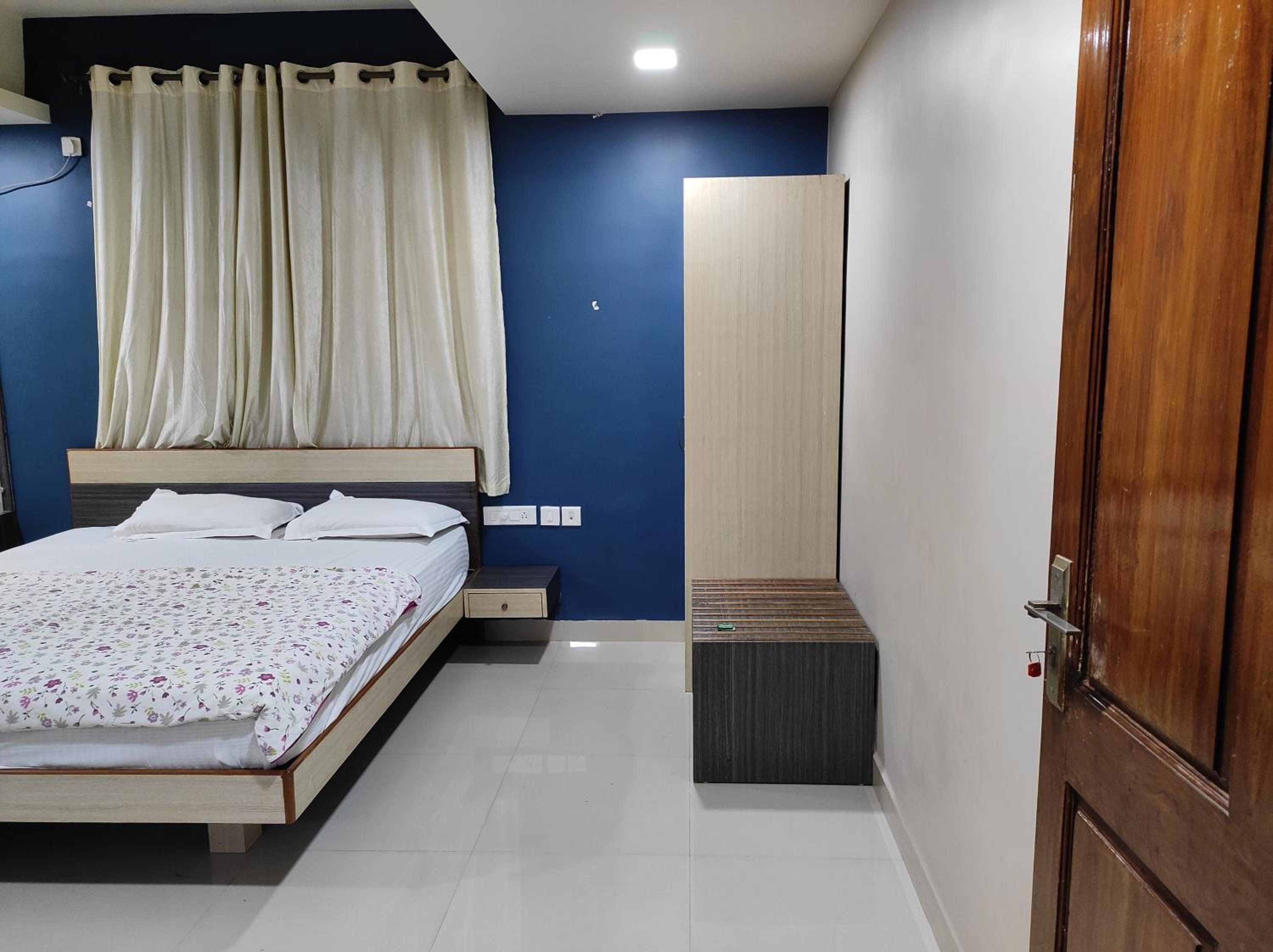 Deluxe Double Room - Photo 22