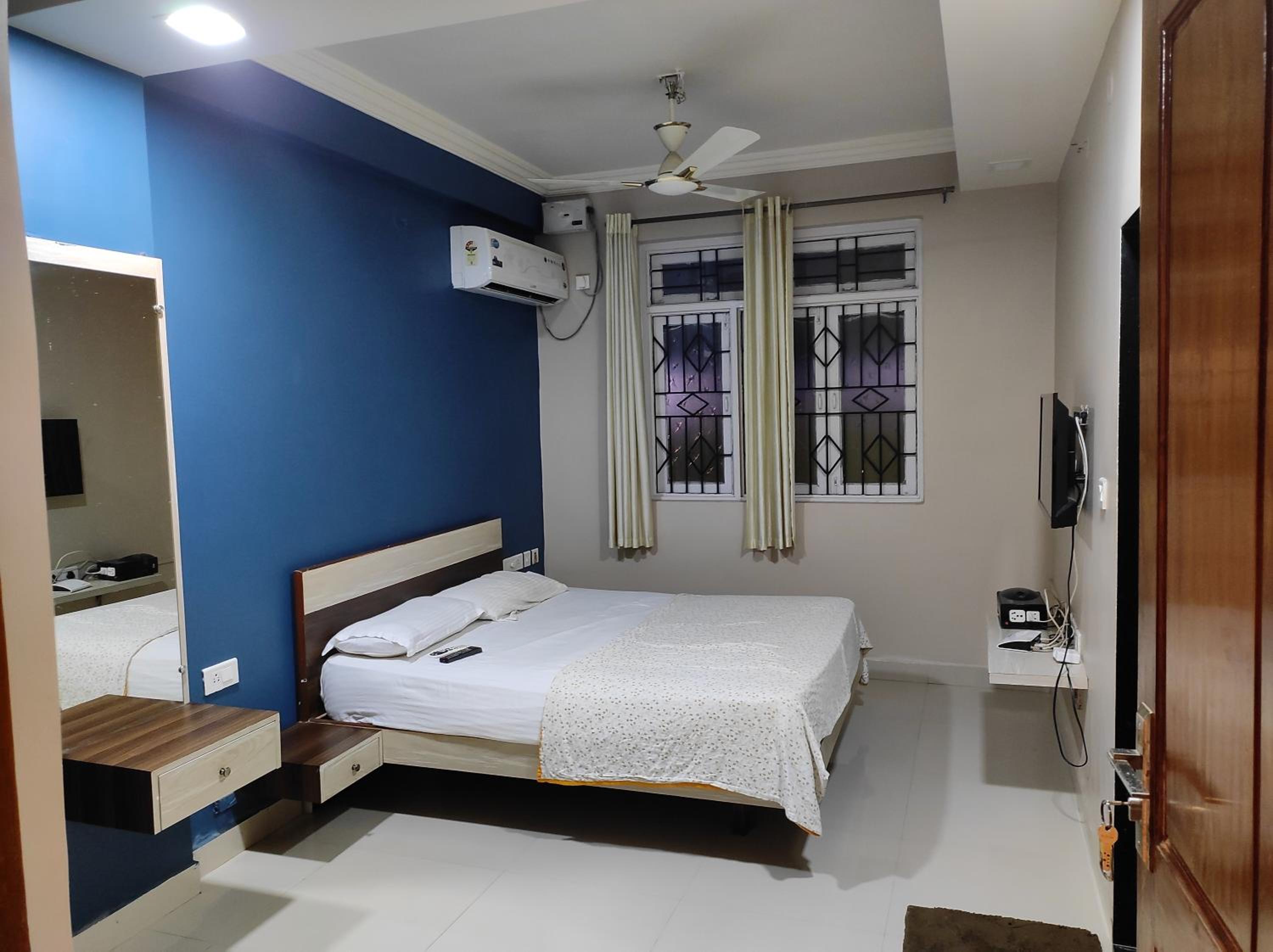 Deluxe Double Room - Photo 8