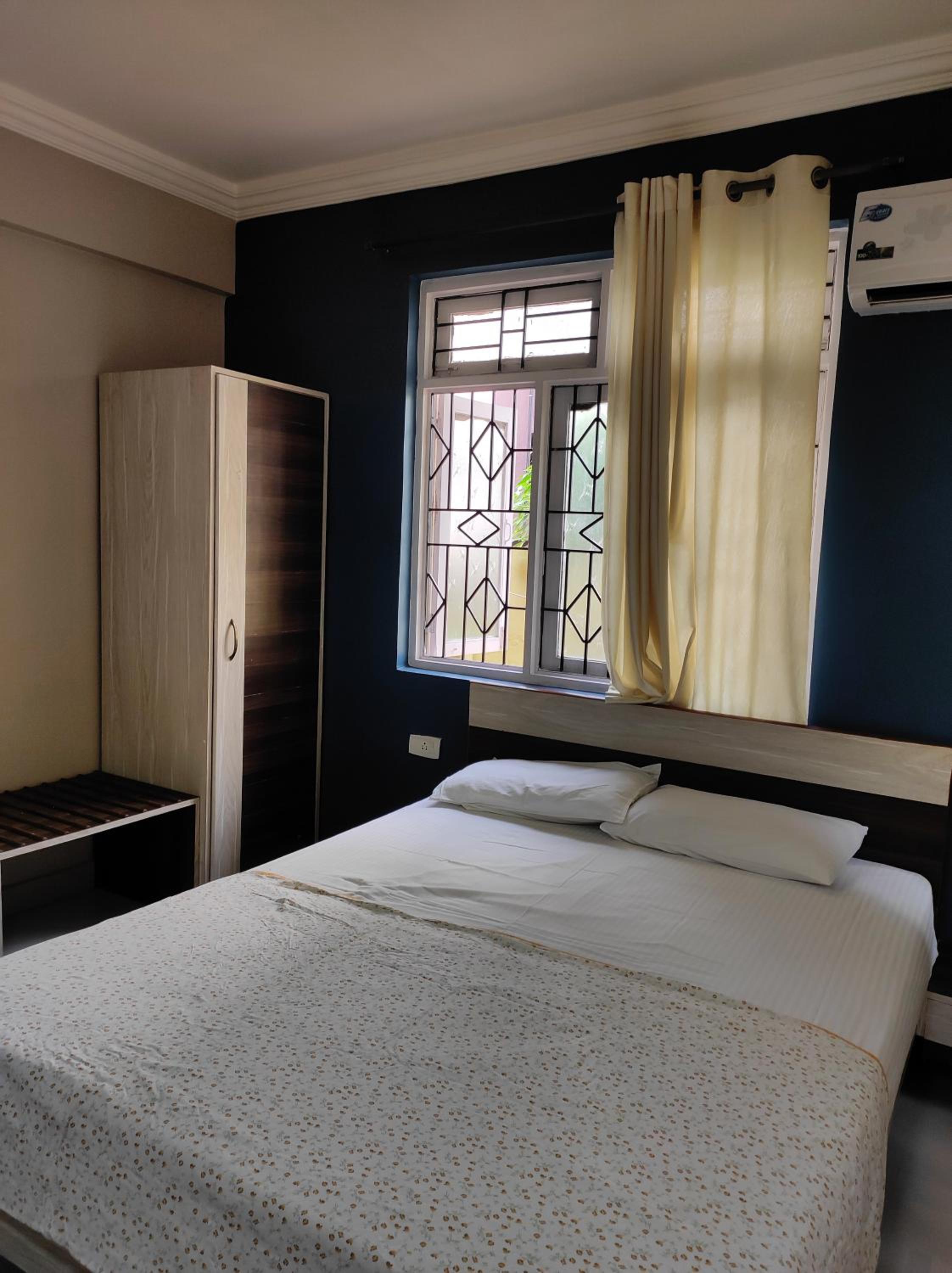 Deluxe Double Room - Photo 9