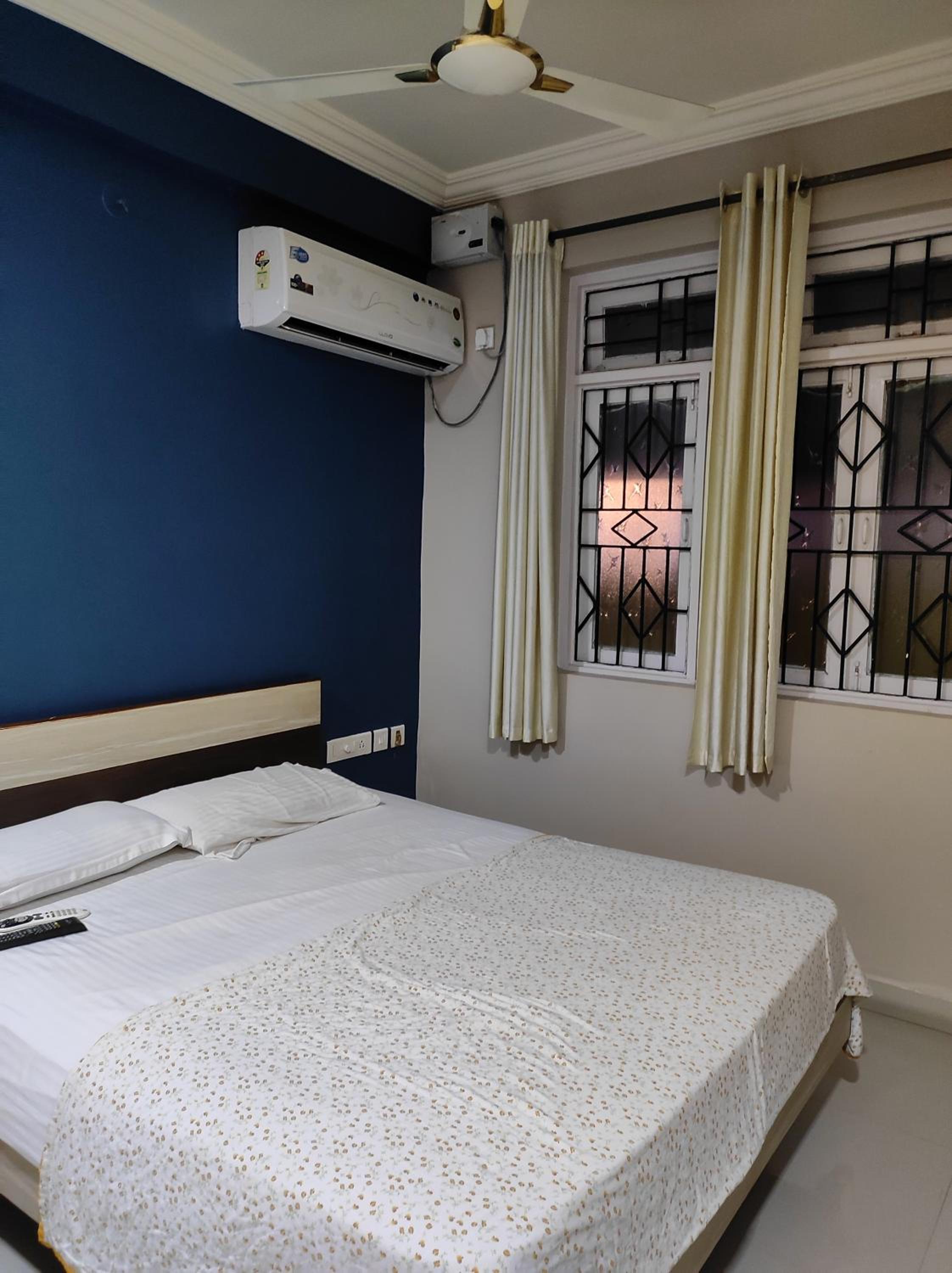 Deluxe Double Room - Photo 11