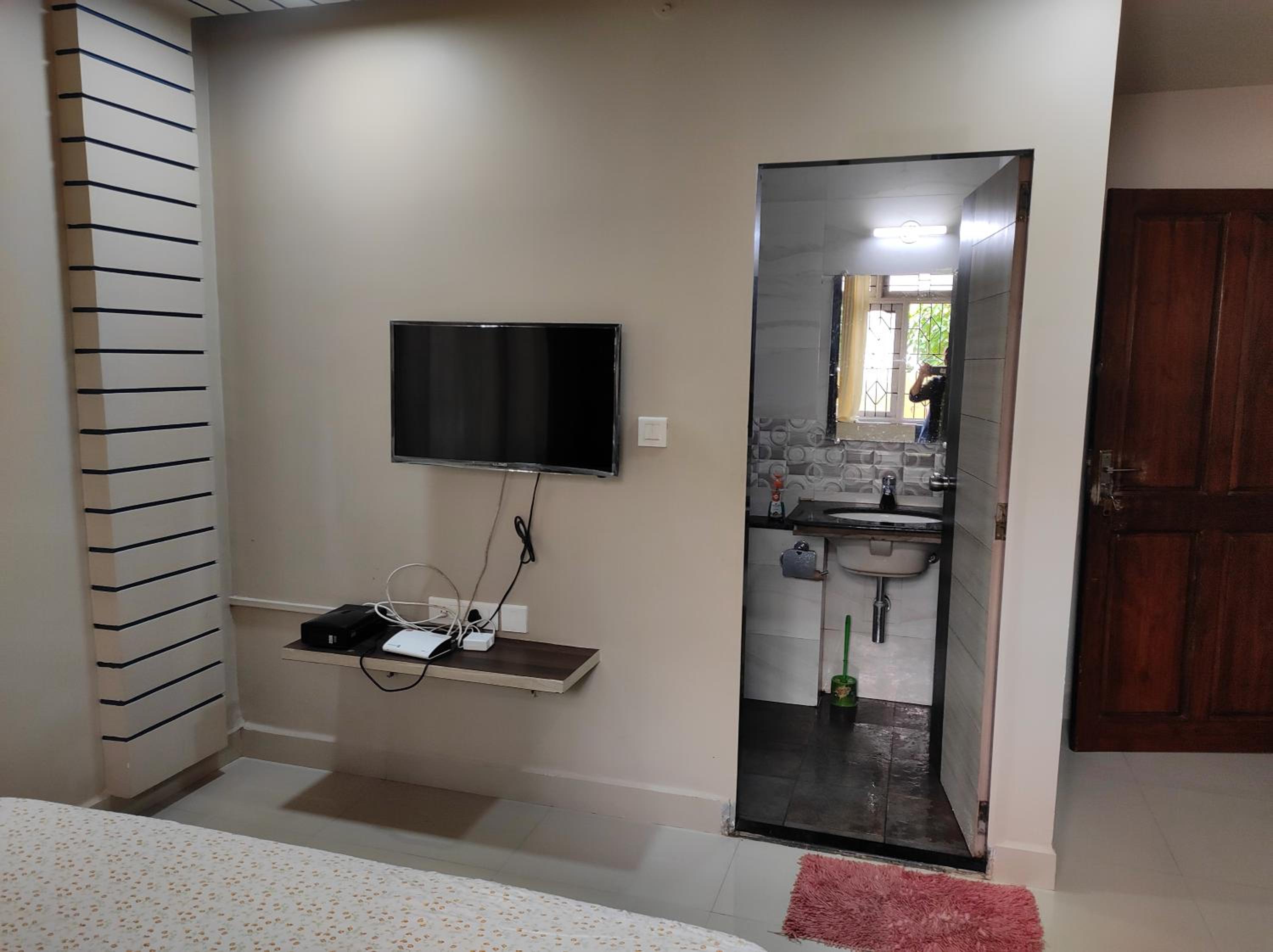 Deluxe Double Room - Photo 14