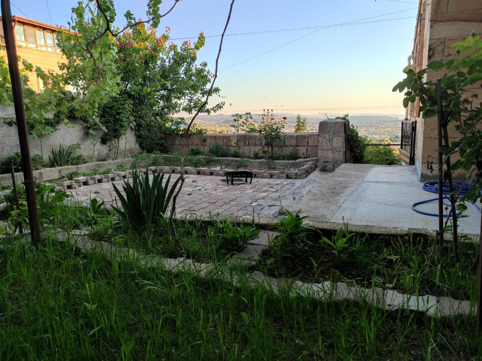 Apartment with Terrace - Photo 13