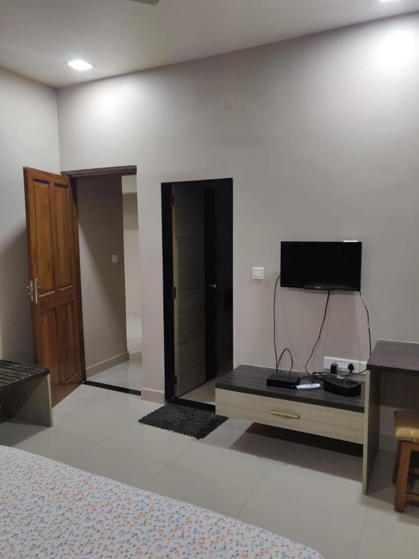 Two-Bedroom Apartment - Photo 28