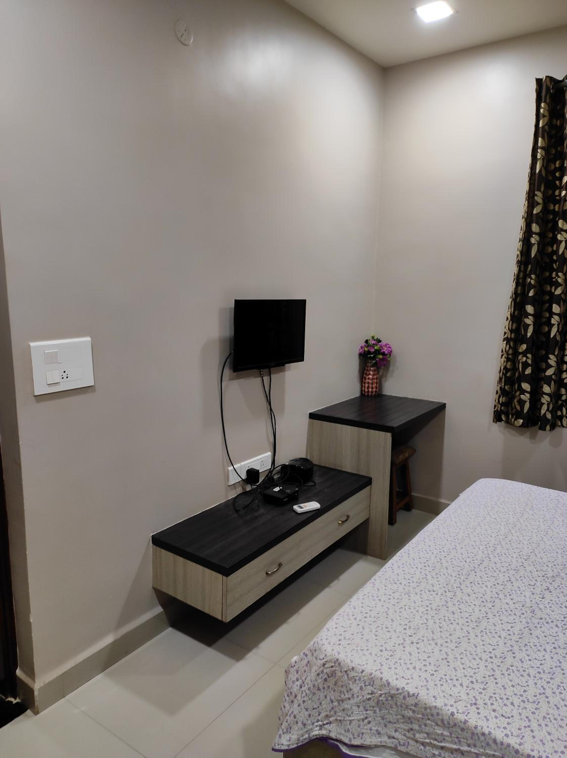 Two-Bedroom Apartment - Photo 7