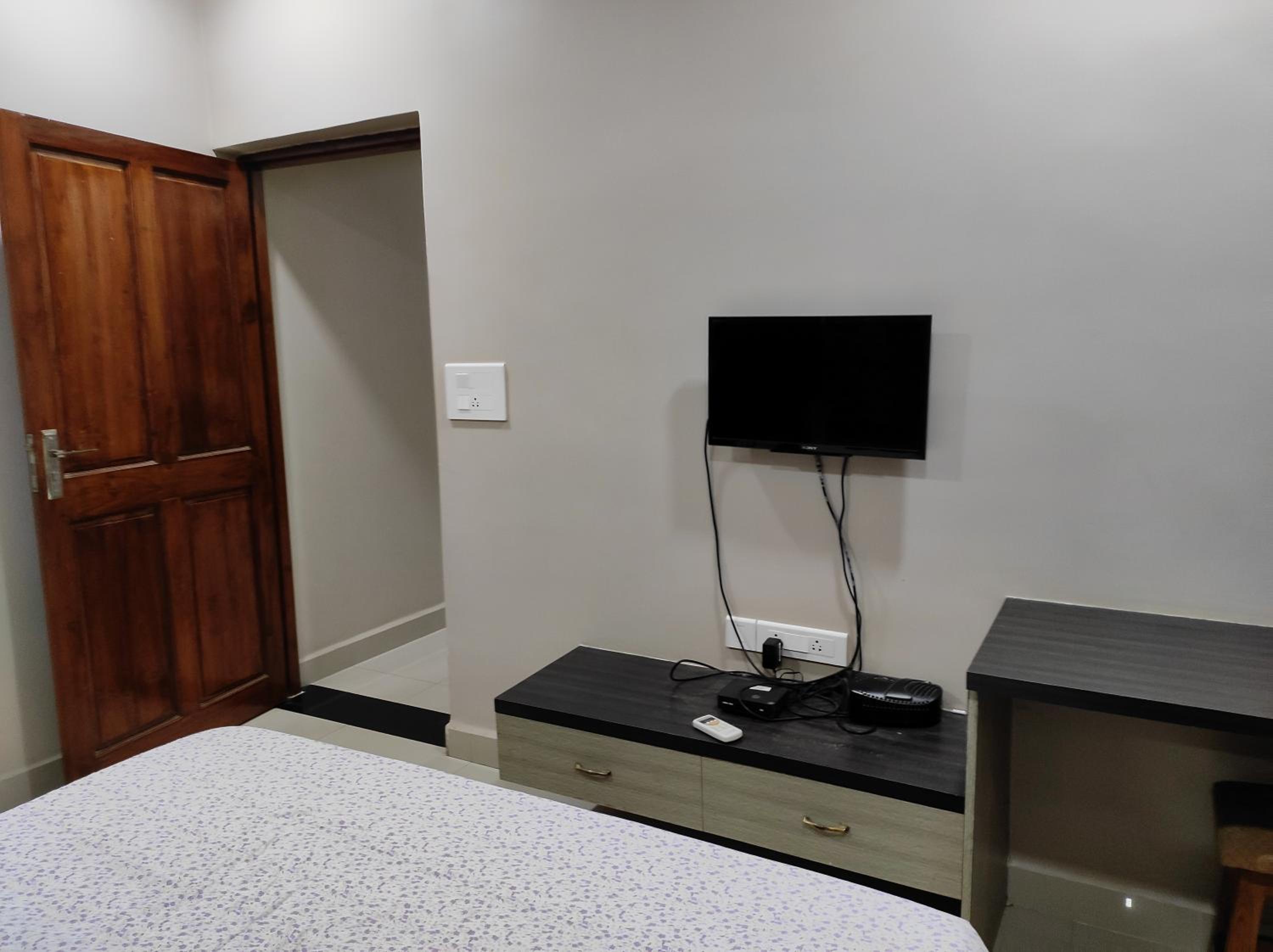 Two-Bedroom Apartment - Photo 9