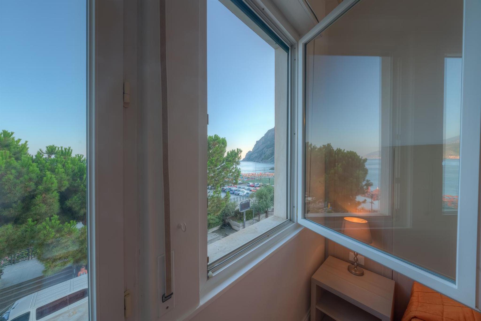 Deluxe Double Room with Sea View photo 2